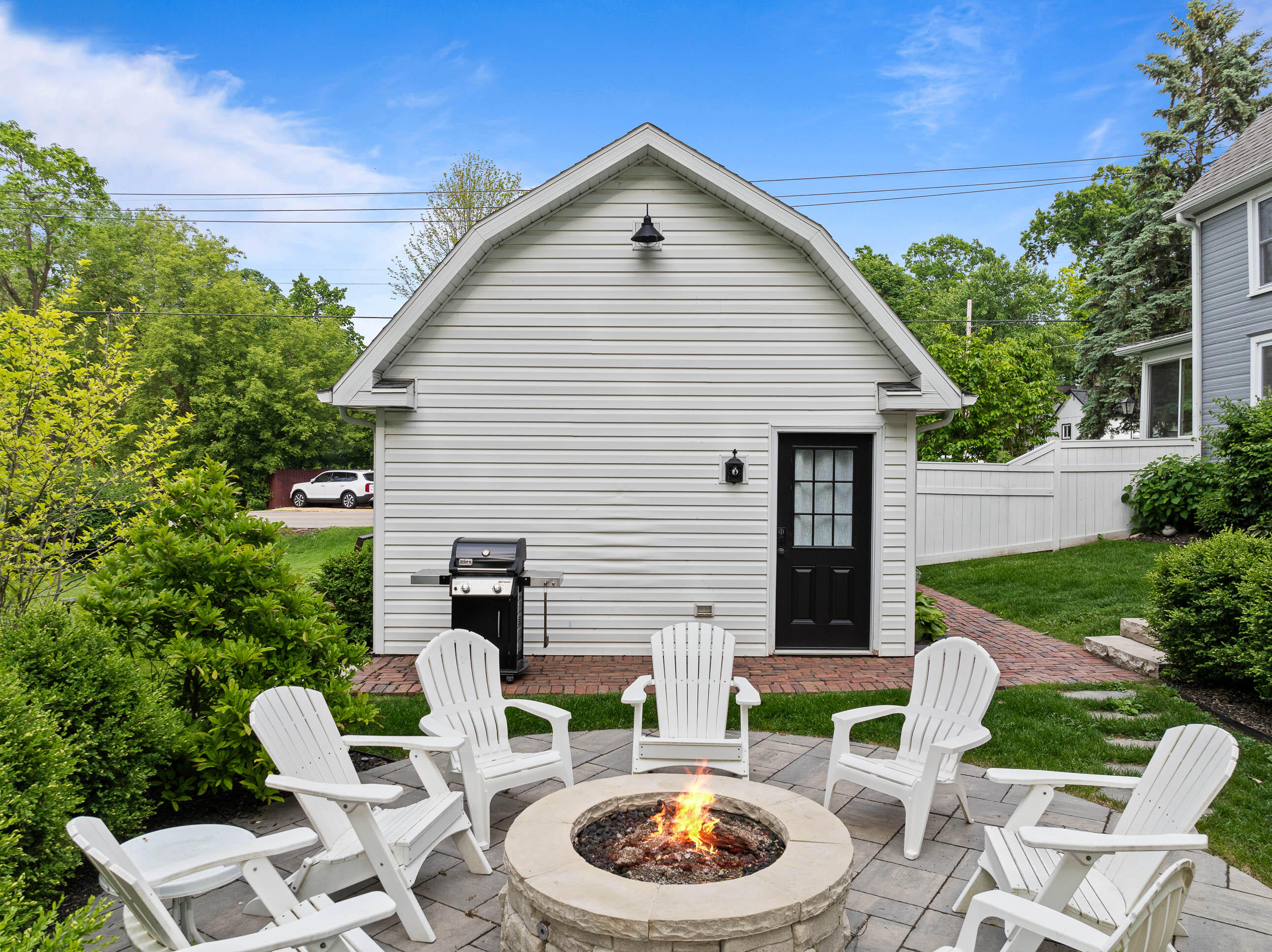 170 N Lakeshore Dr