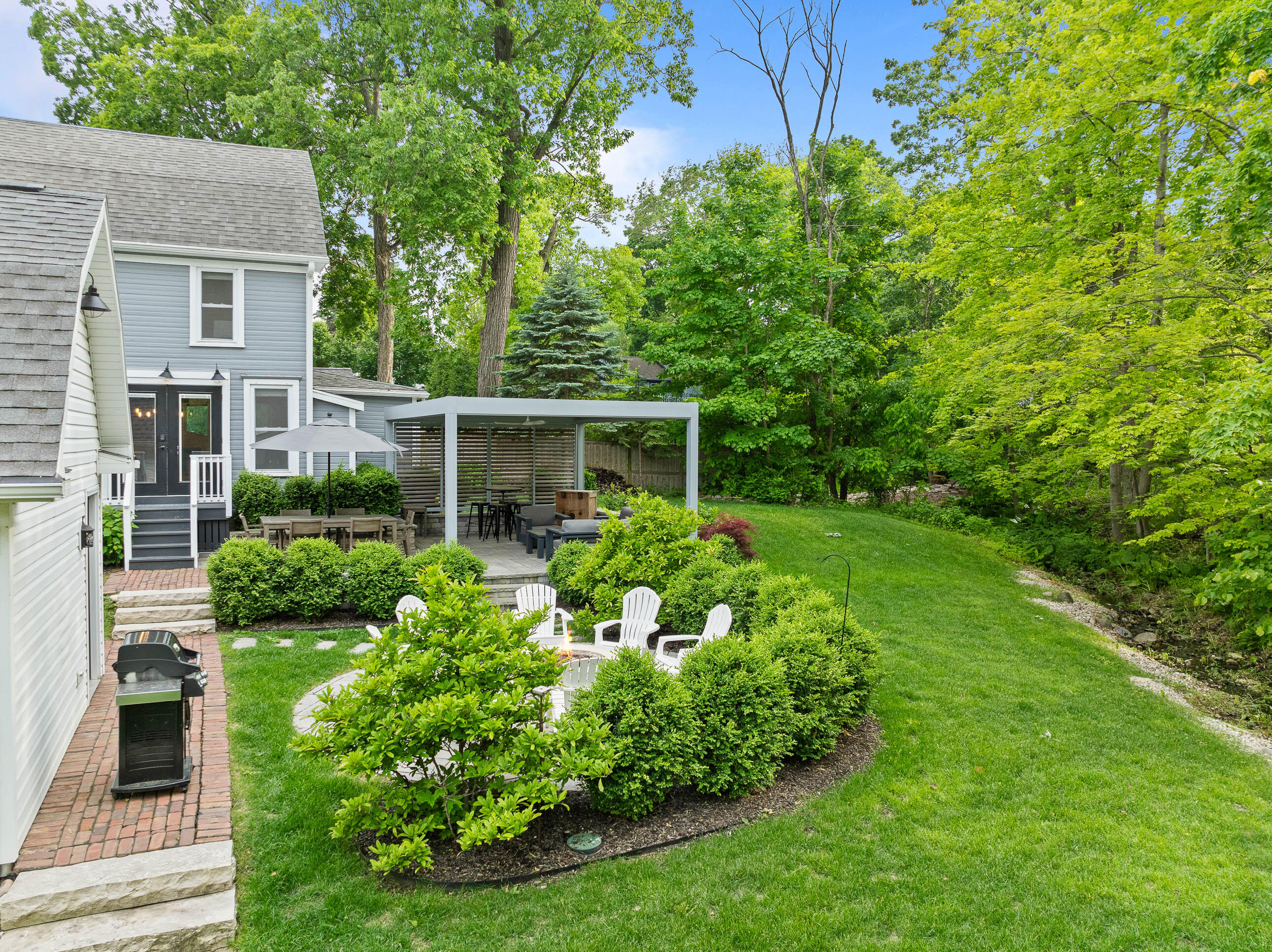 170 N Lakeshore Dr