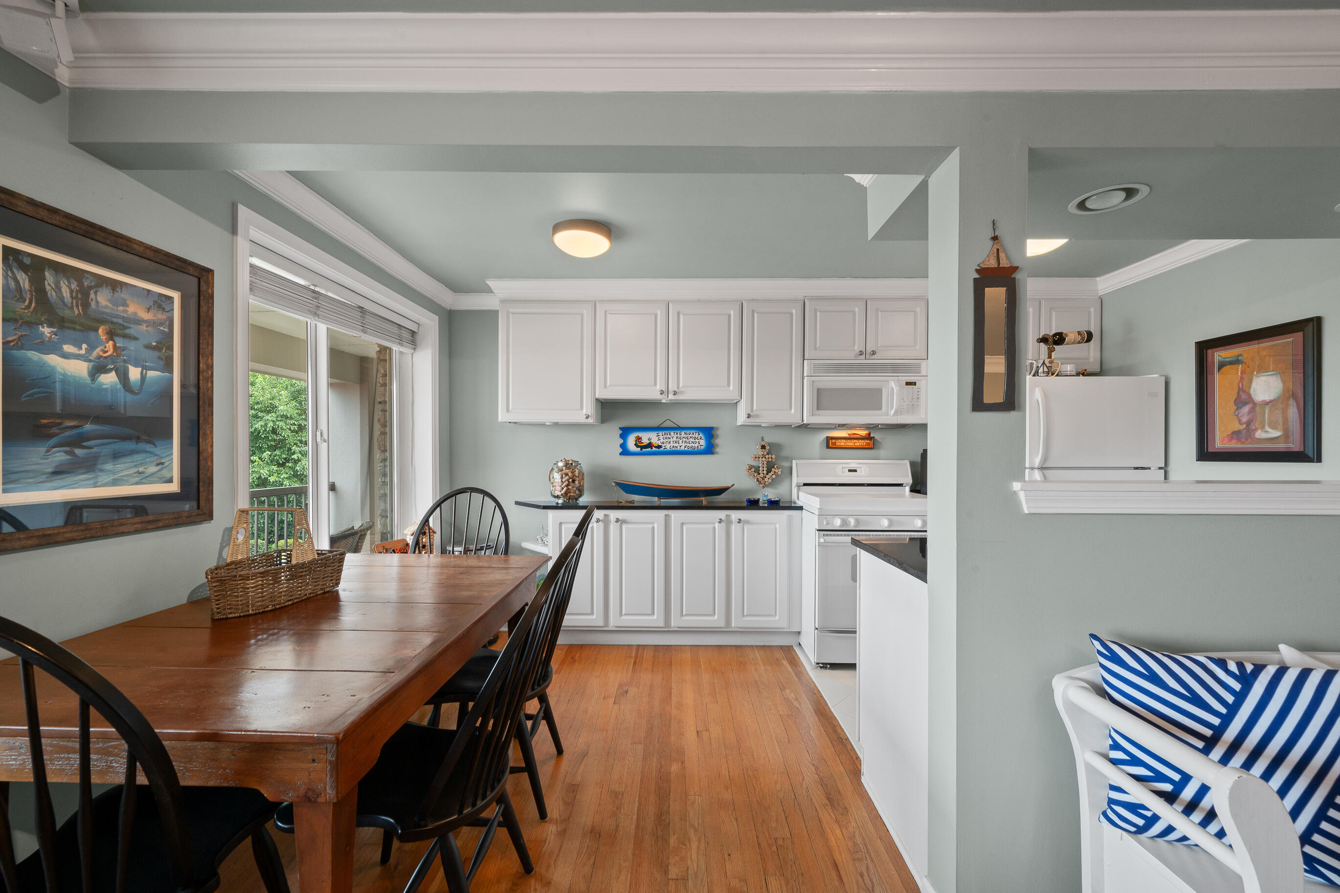 227 Dewey Ave Unit: 205