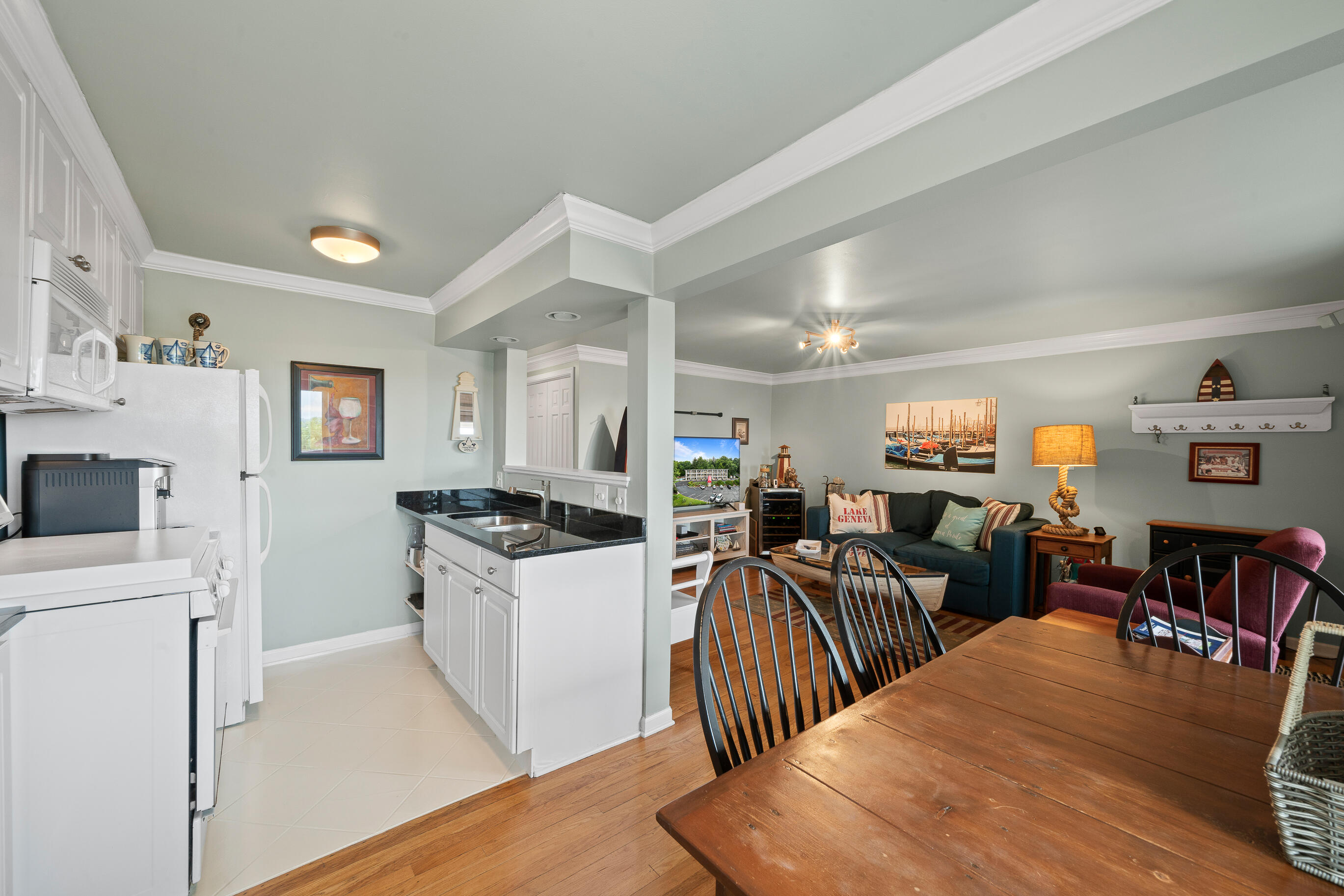 227 Dewey Ave Unit: 205