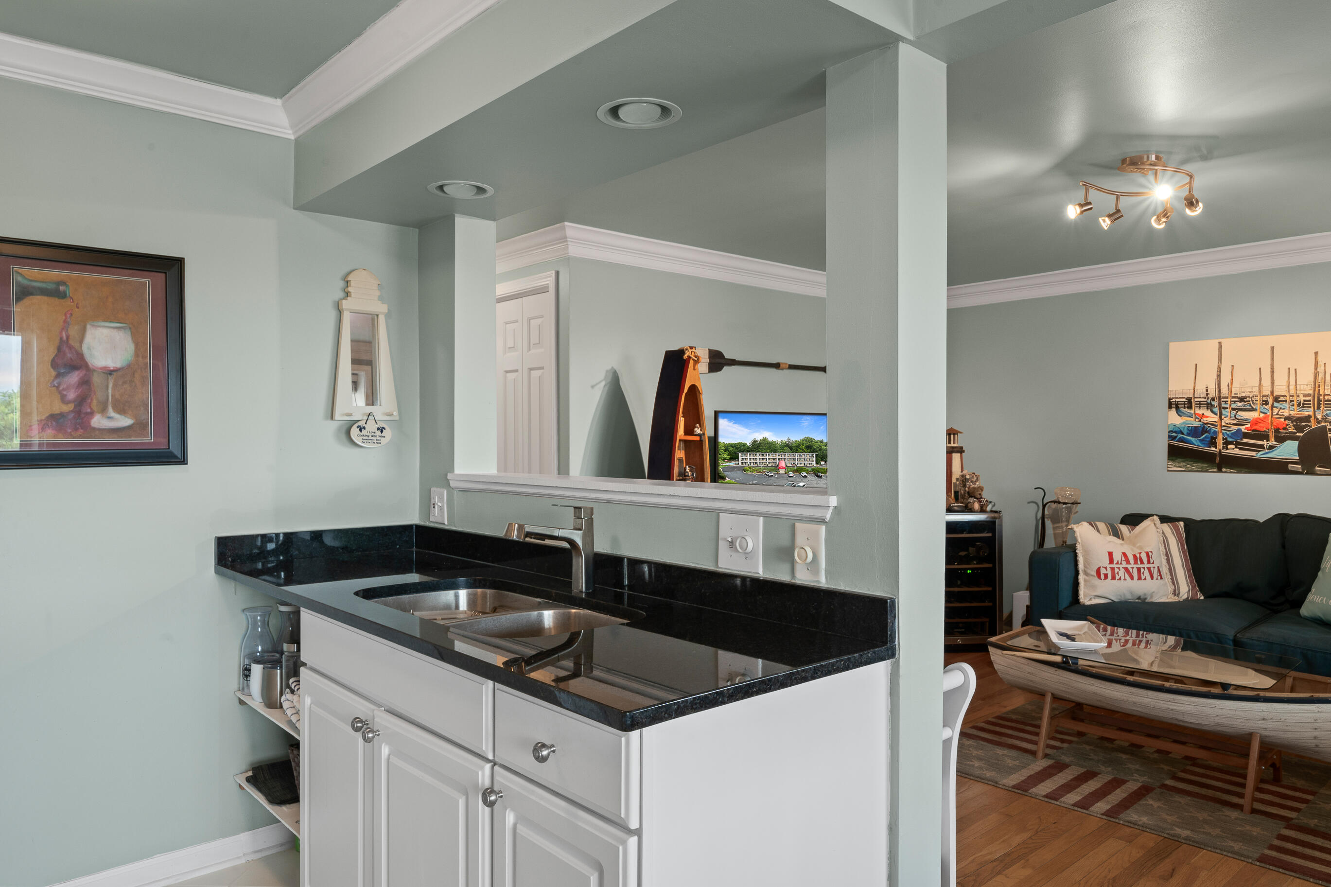 227 Dewey Ave Unit: 205