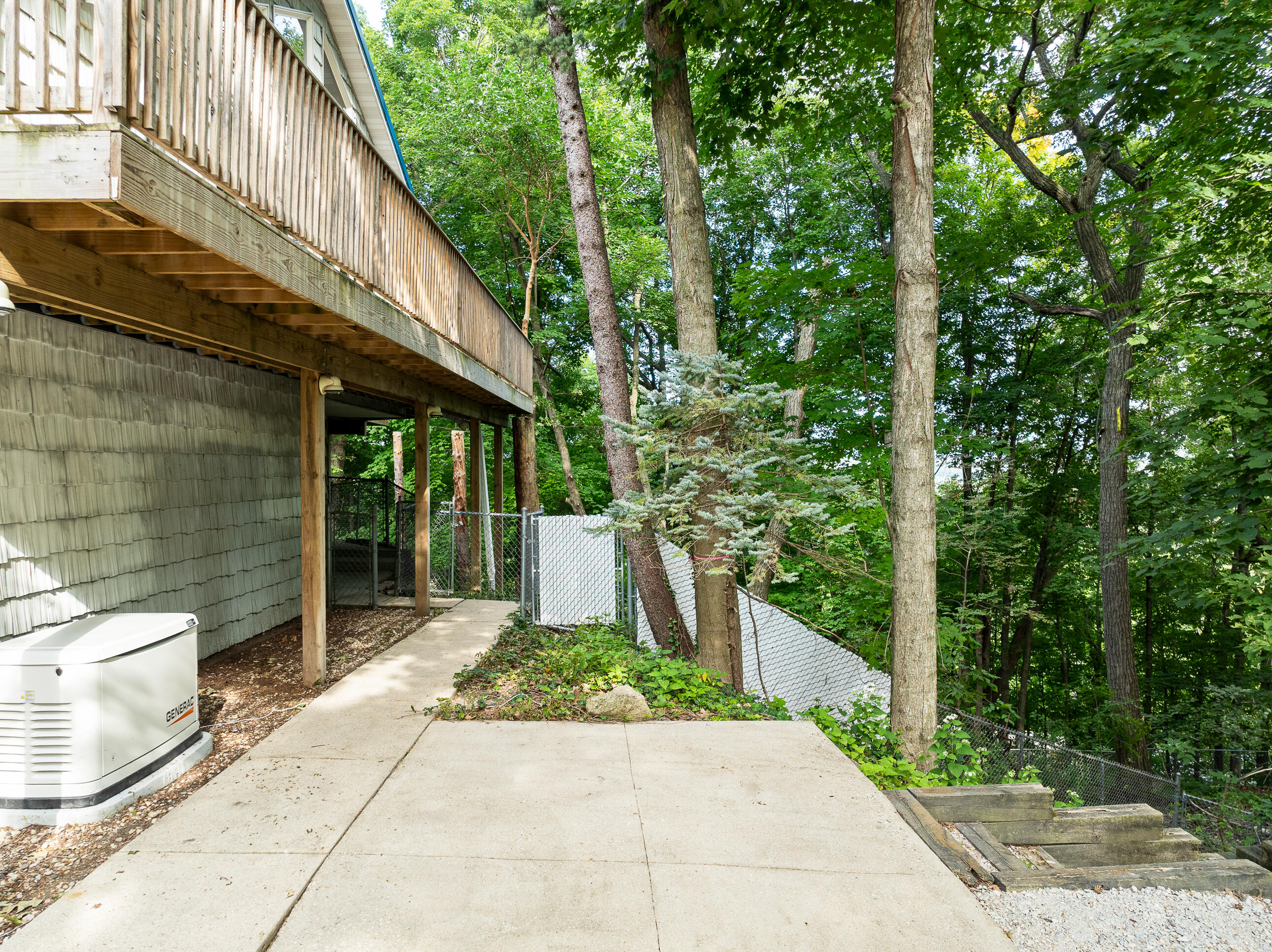 824 Tarrant Dr