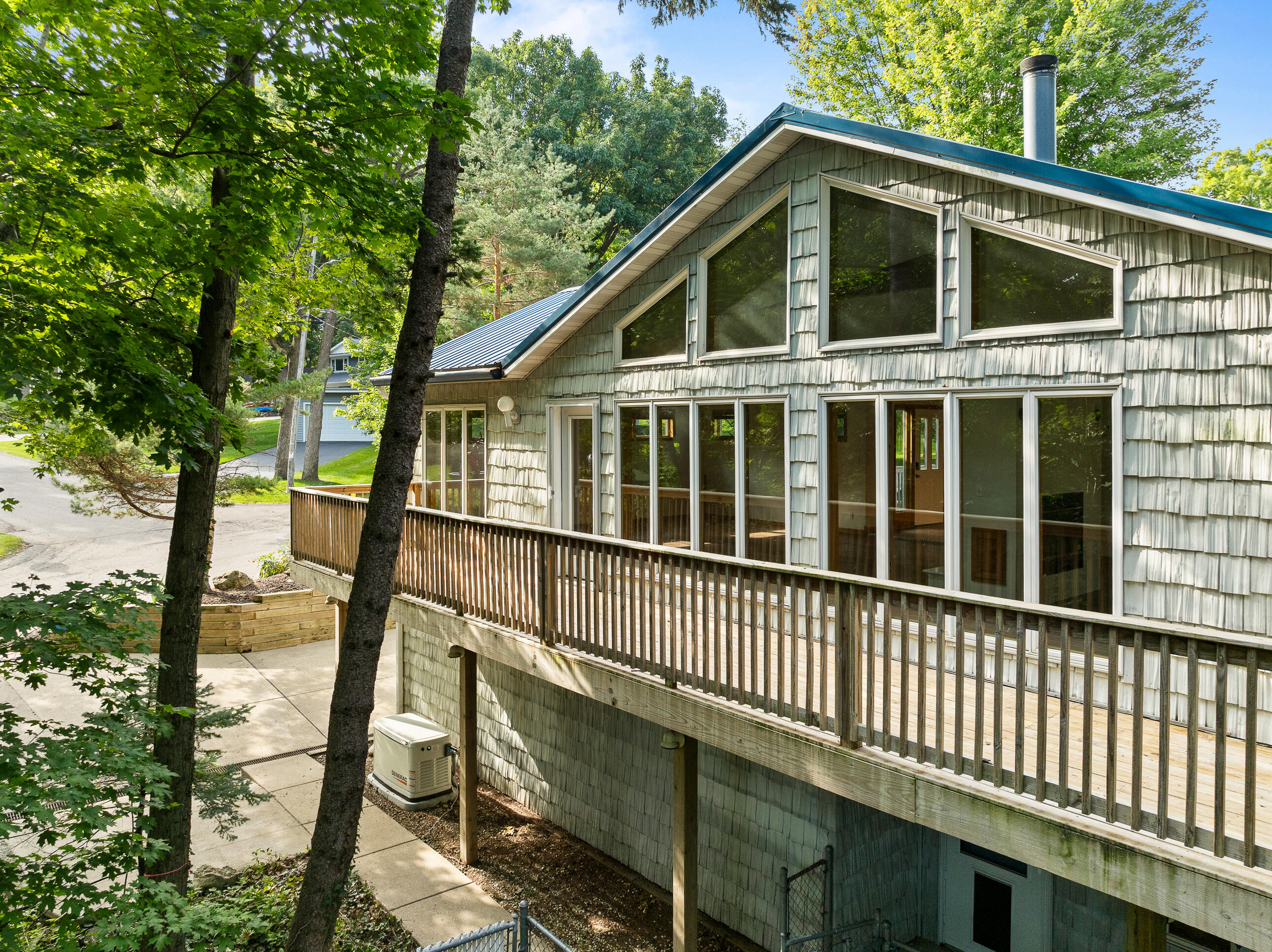 824 Tarrant Dr
