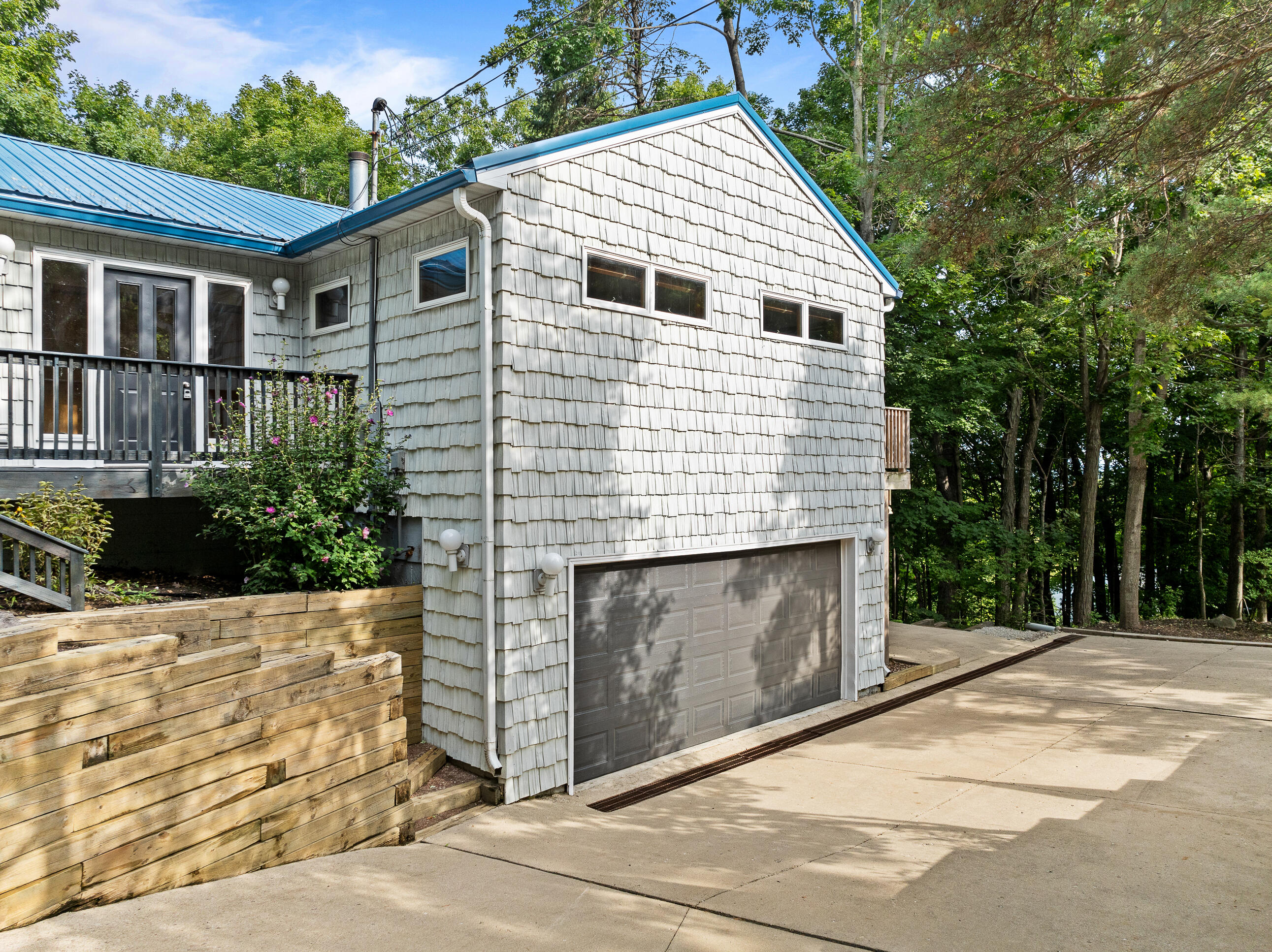 824 Tarrant Dr