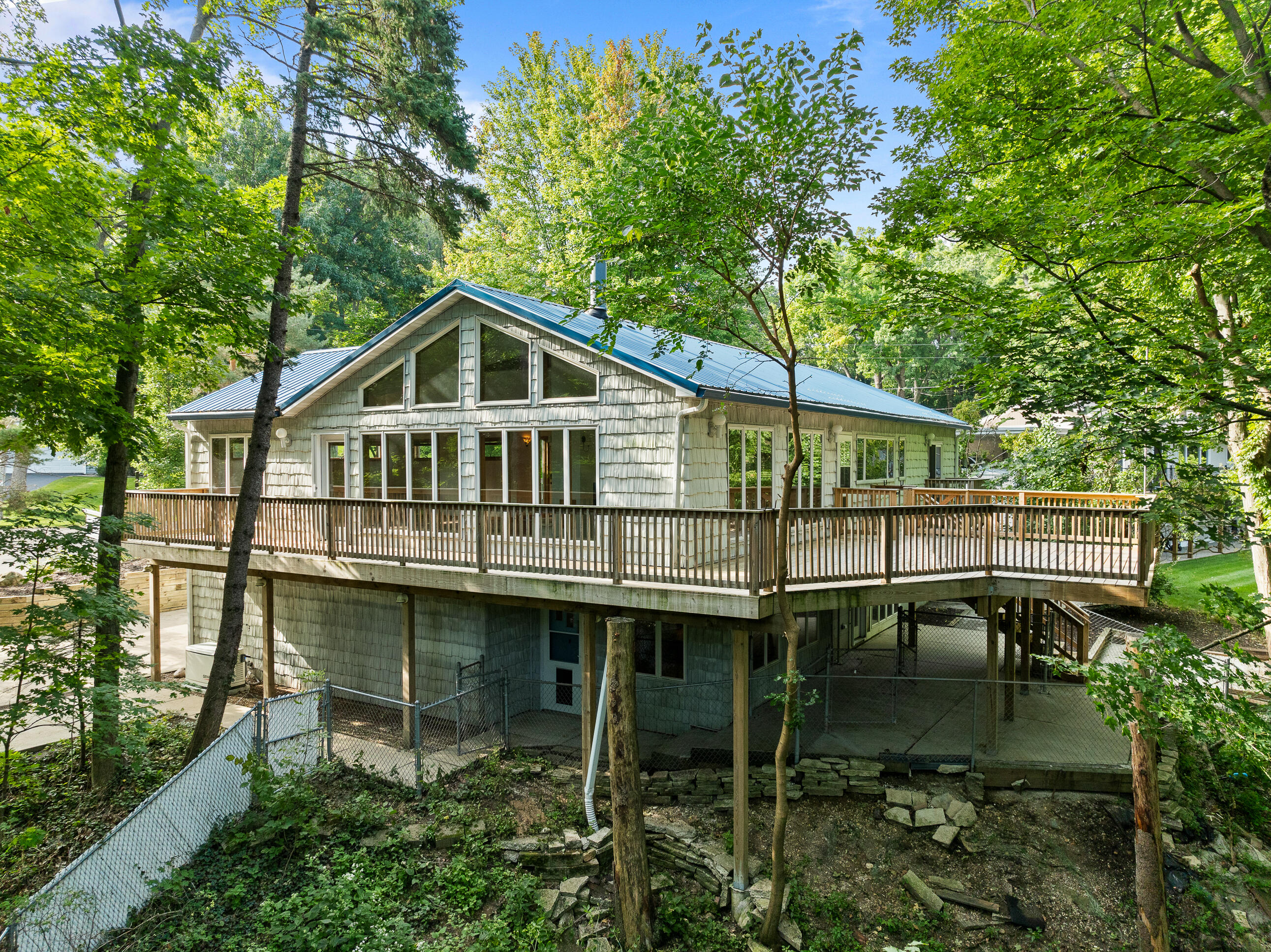 824 Tarrant Dr
