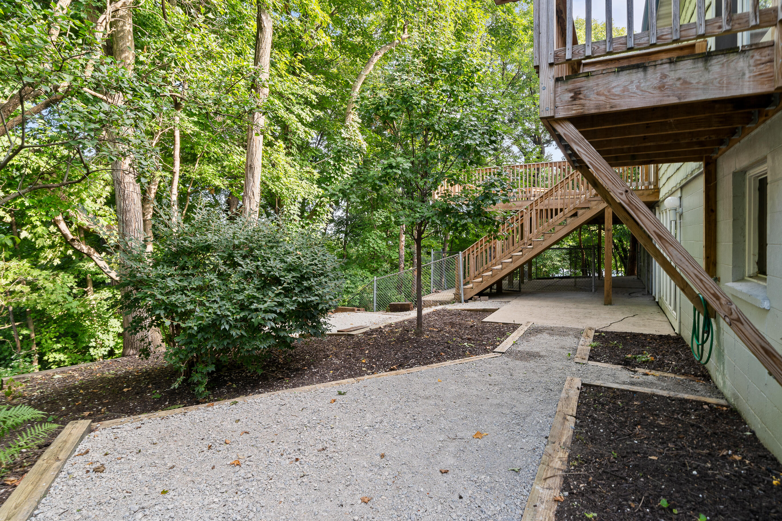 824 Tarrant Dr