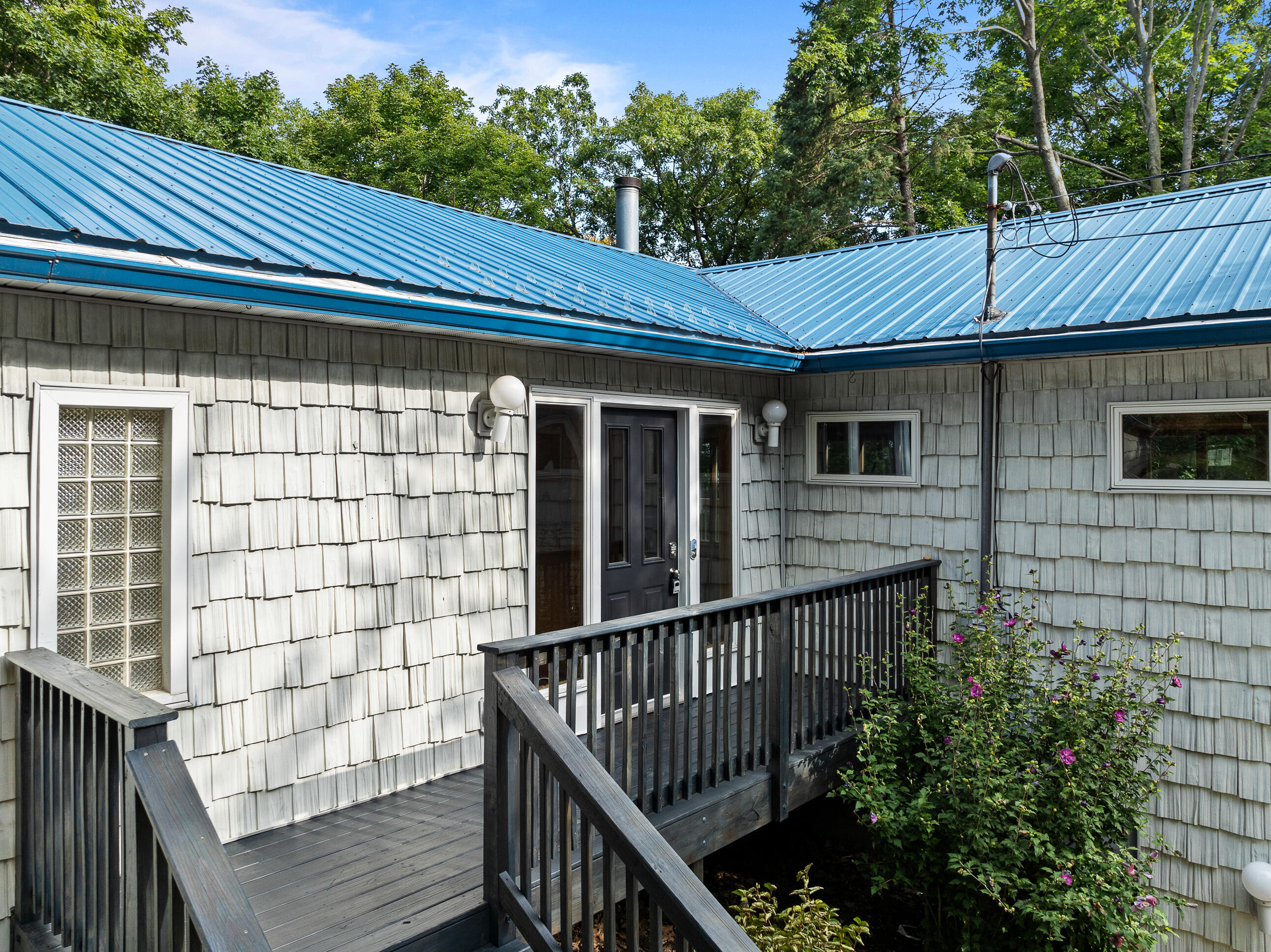 824 Tarrant Dr