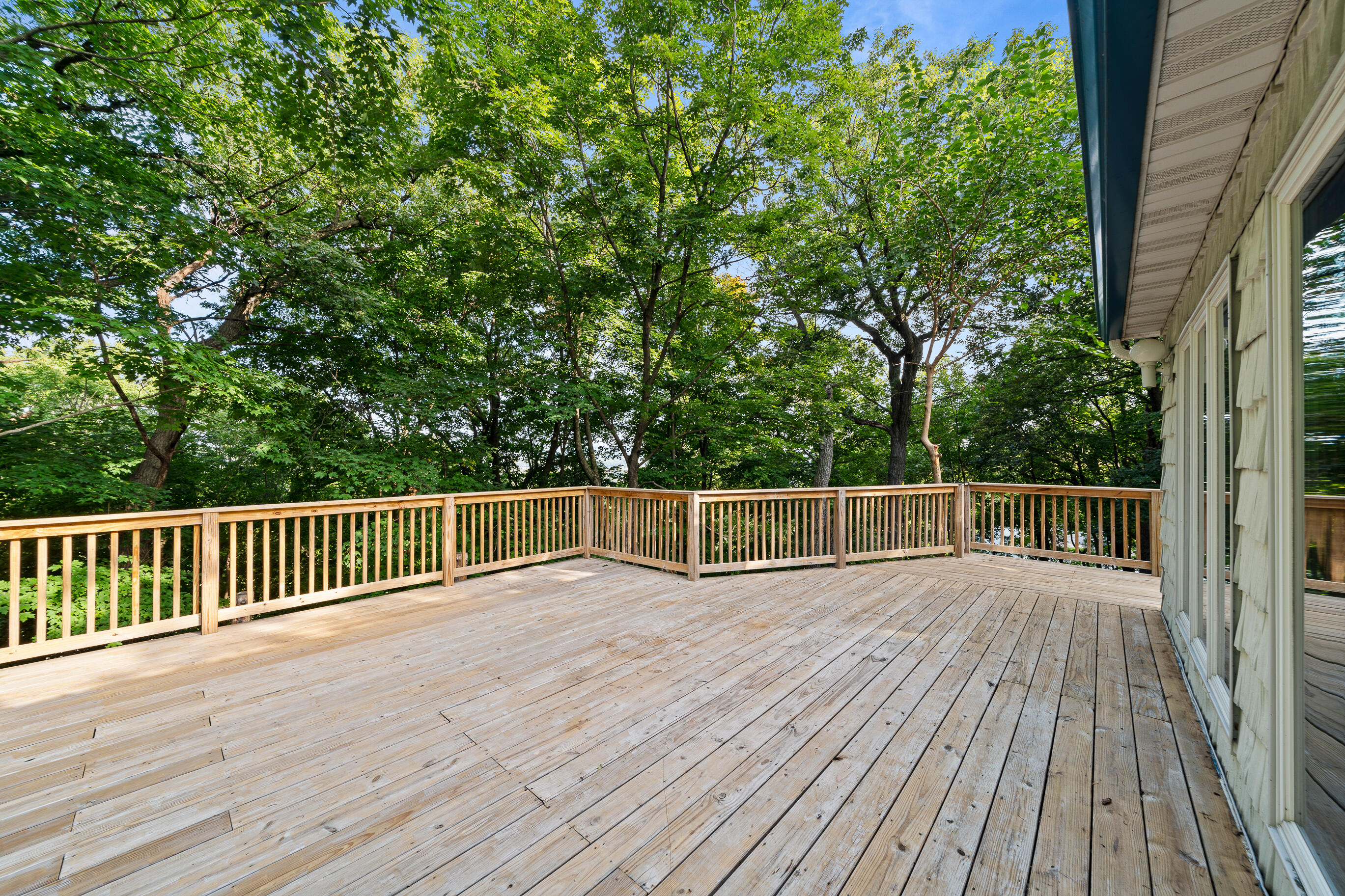 824 Tarrant Dr