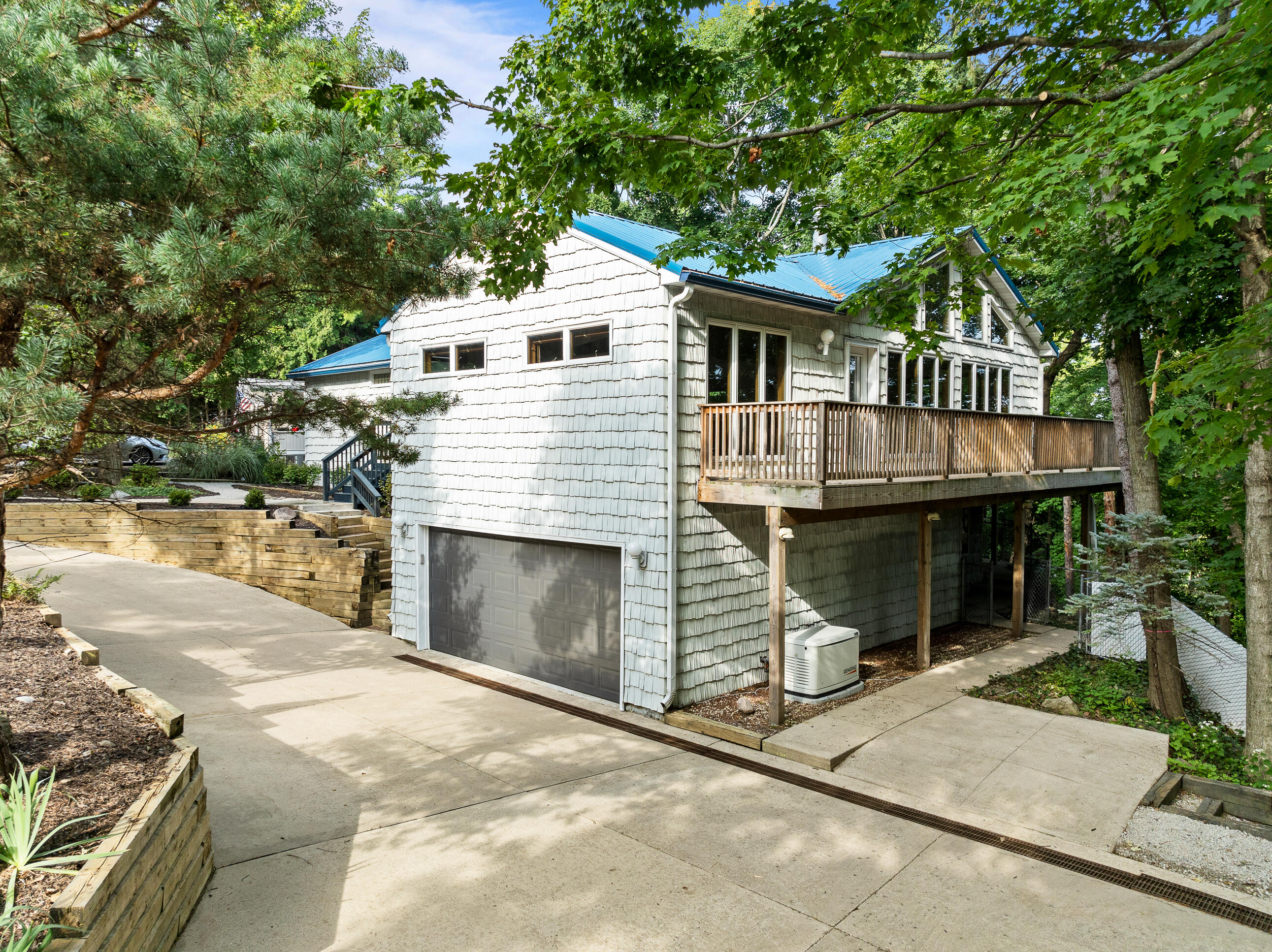 824 Tarrant Dr