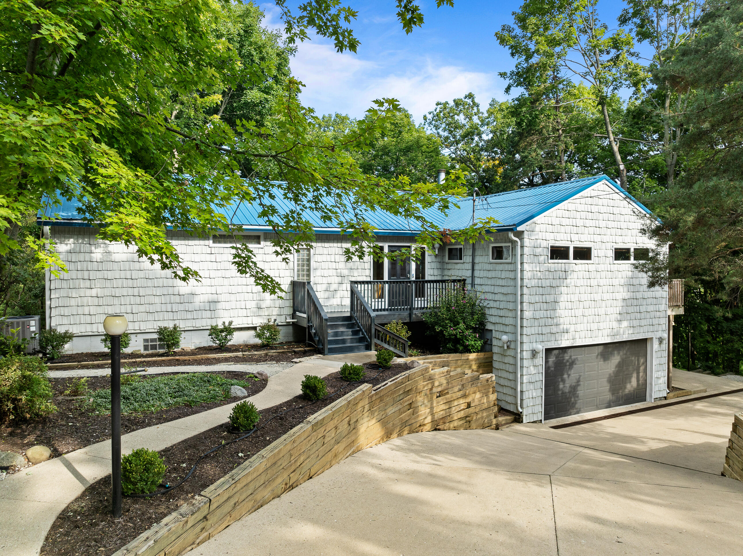 824 Tarrant Dr