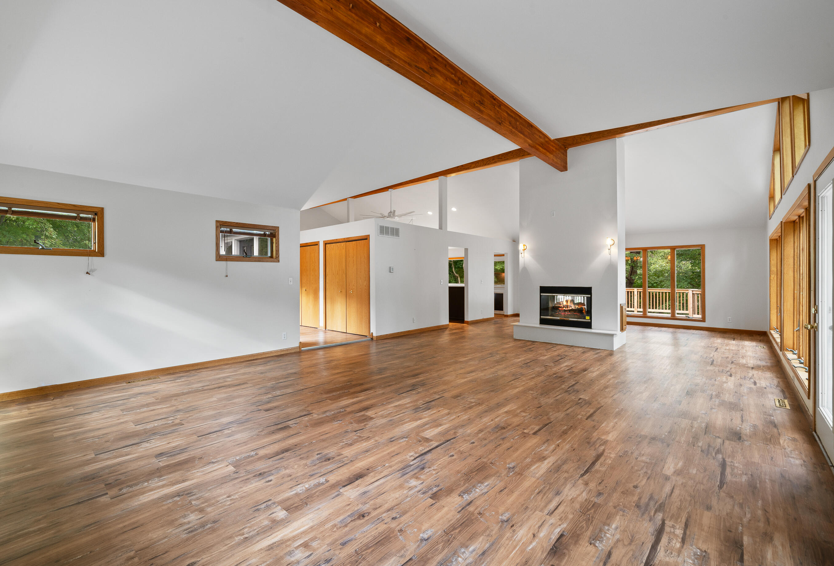 824 Tarrant Dr