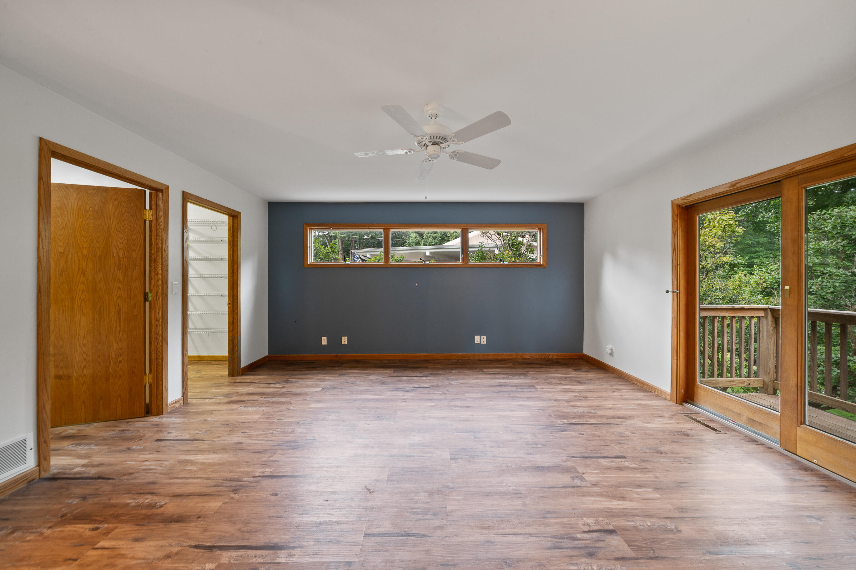 824 Tarrant Dr
