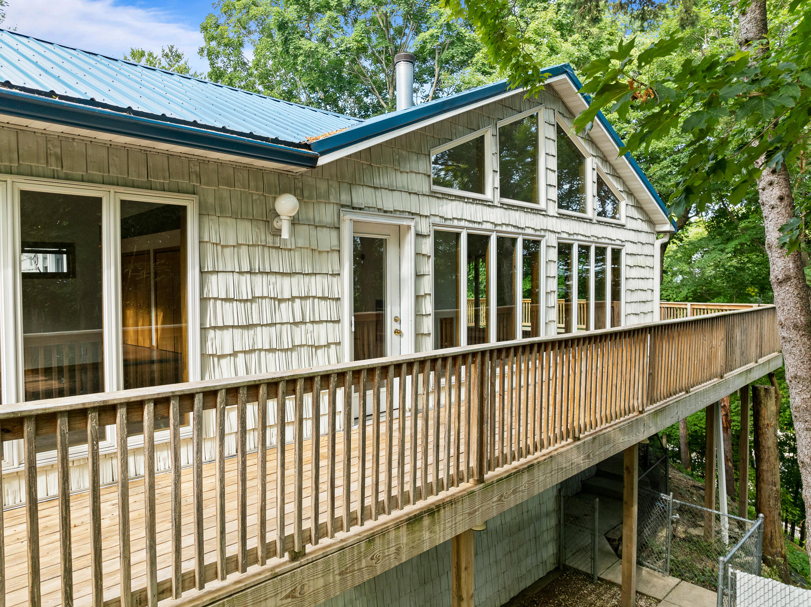 824 Tarrant Dr