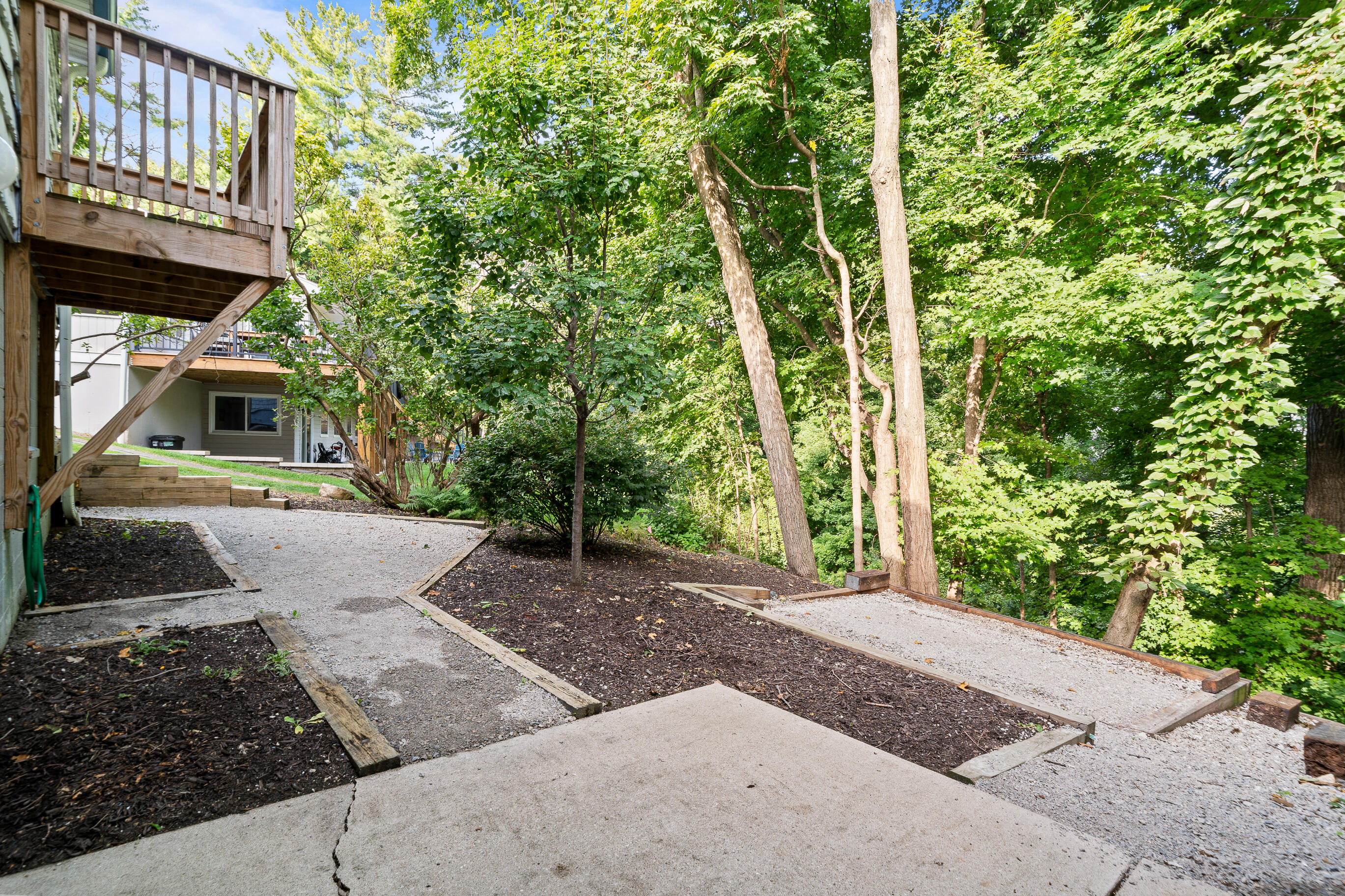 824 Tarrant Dr