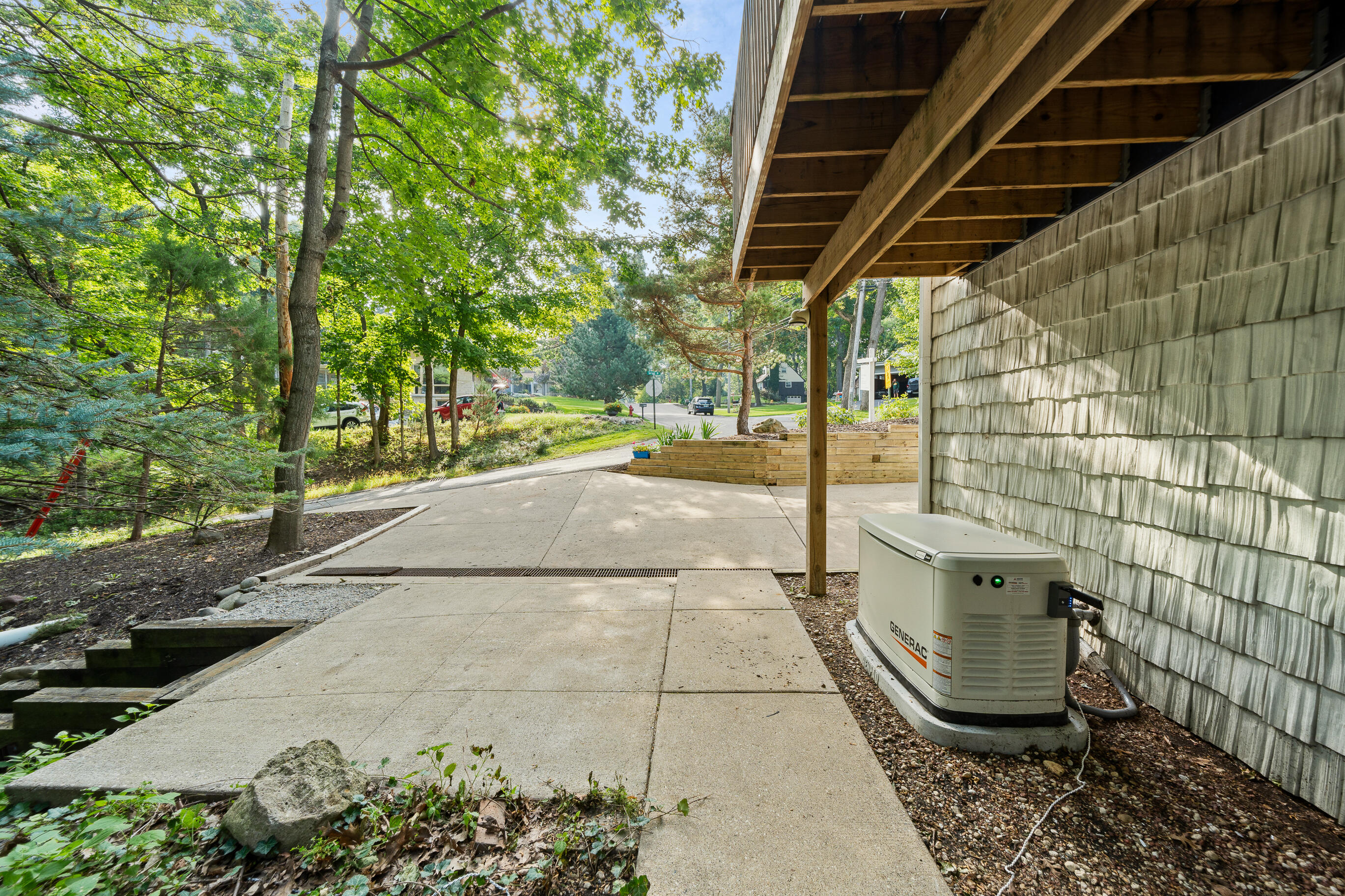 824 Tarrant Dr