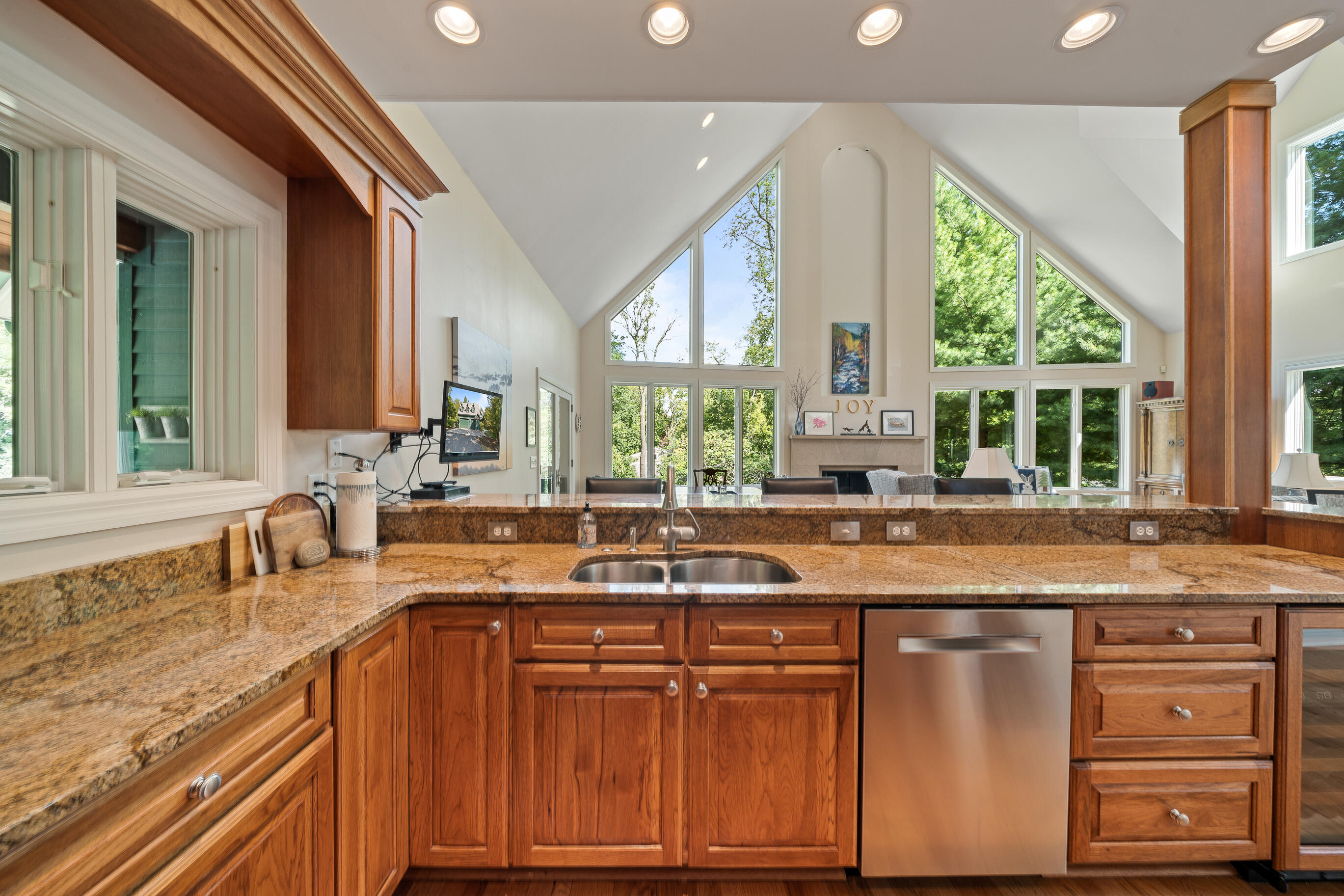 765 Brickley Ct