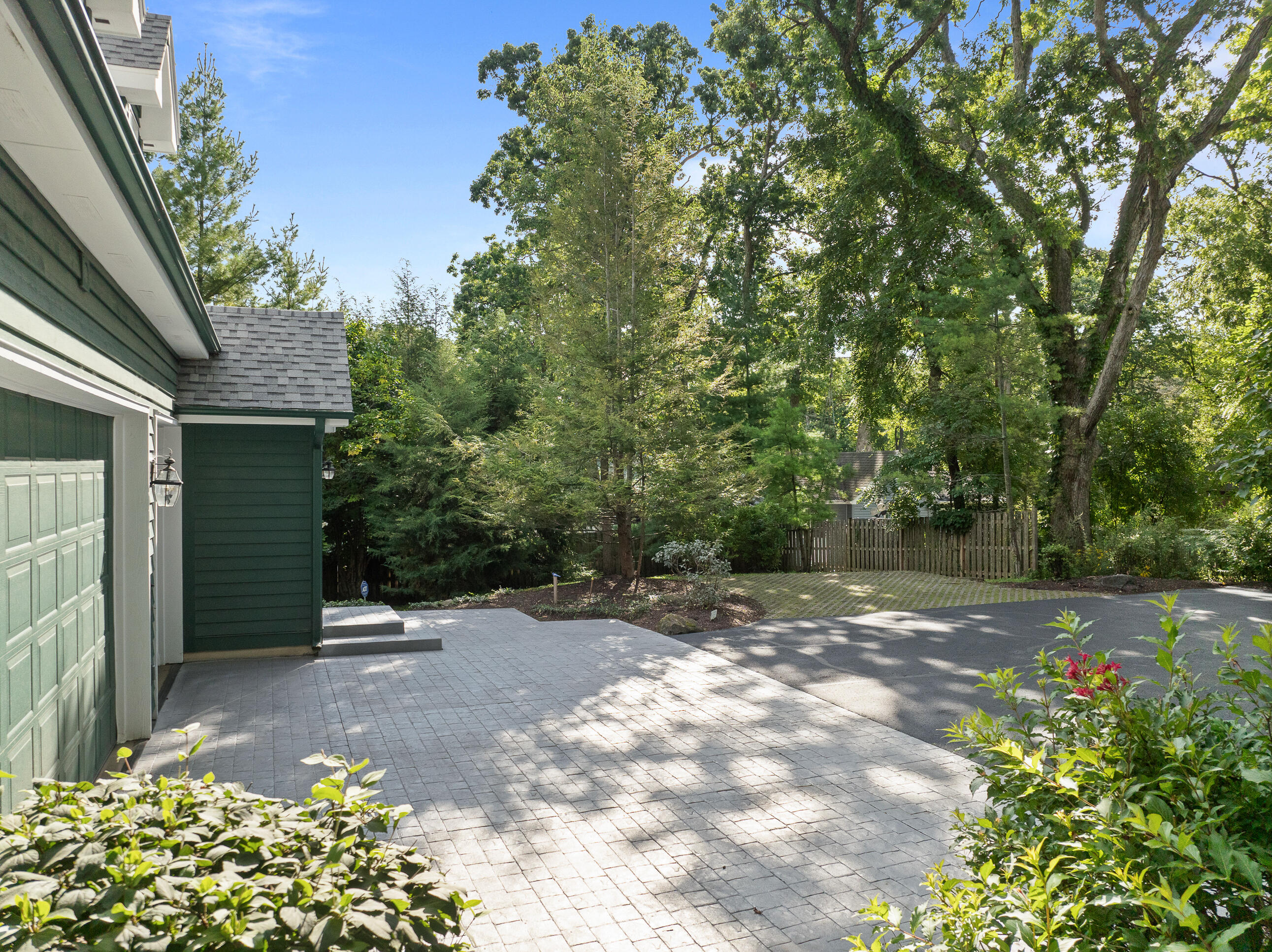 765 Brickley Ct