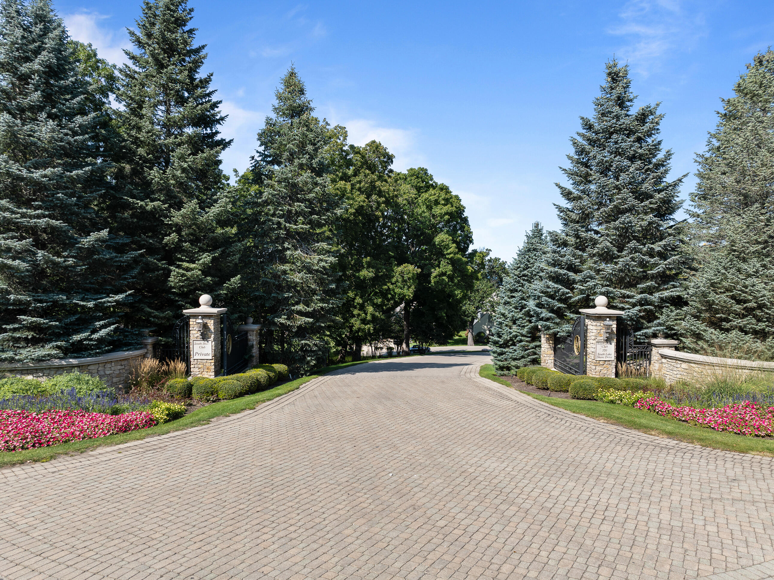 N1561 E Lakeside Ln