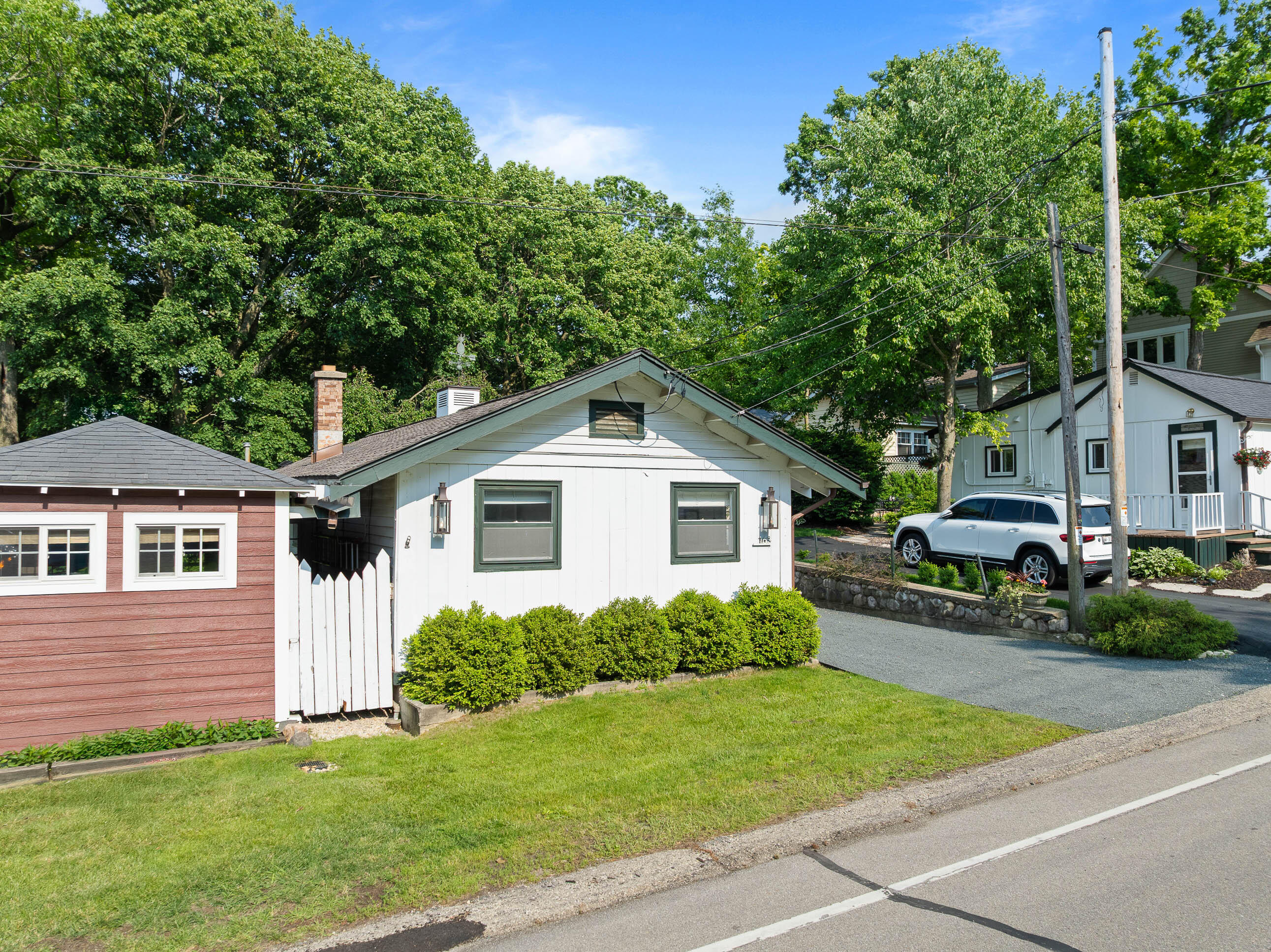 163 N Lakeshore Dr