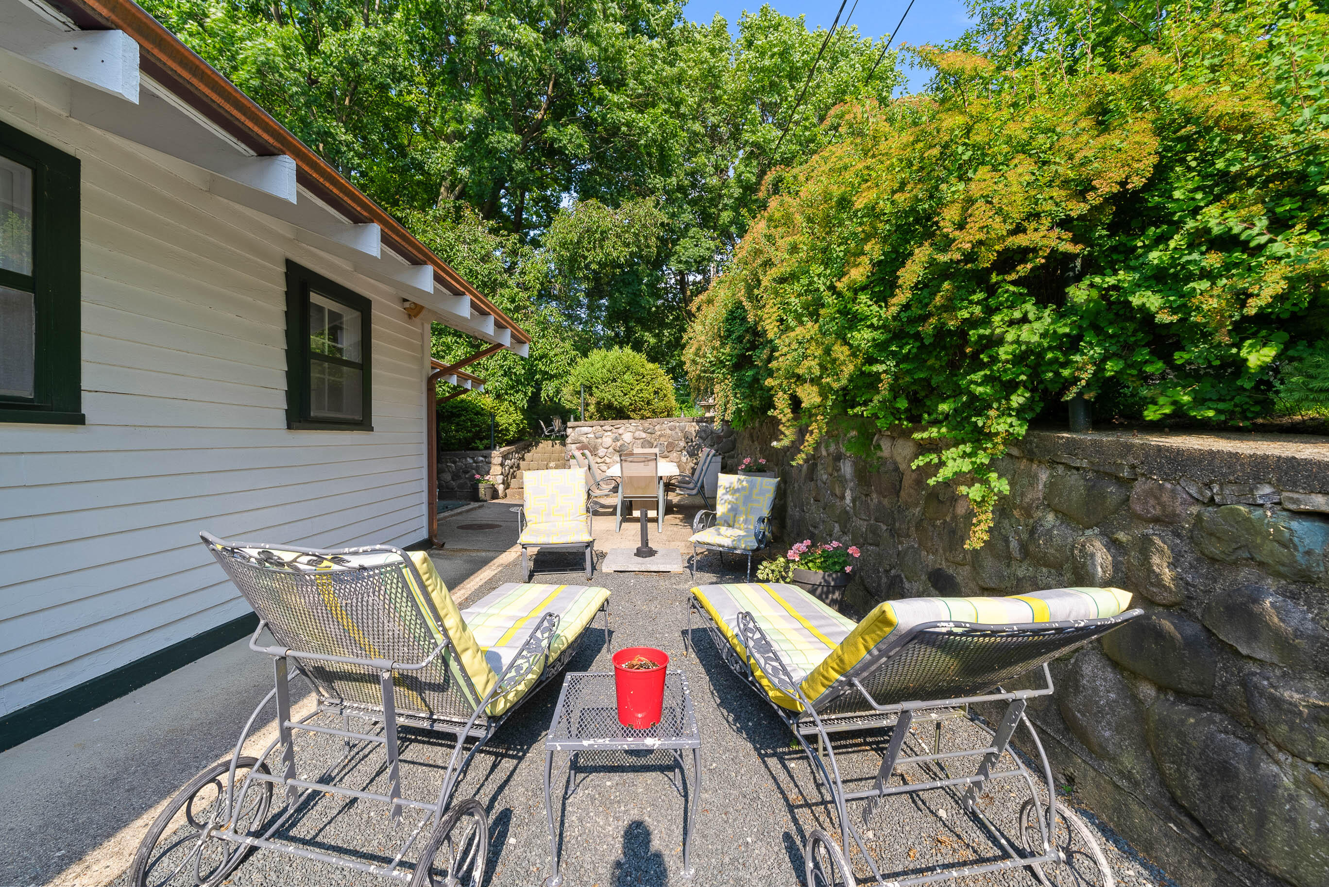 163 N Lakeshore Dr