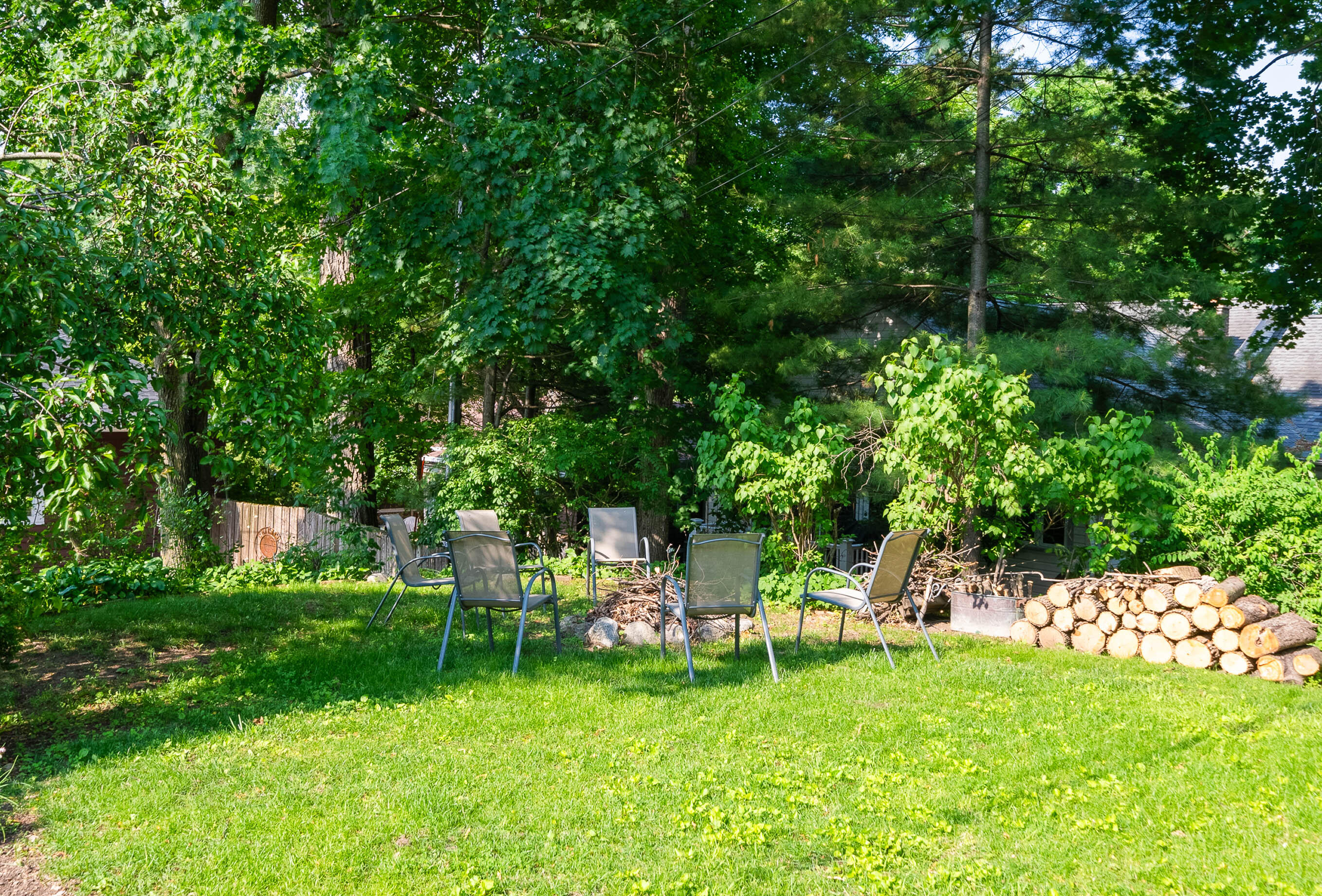 163 N Lakeshore Dr