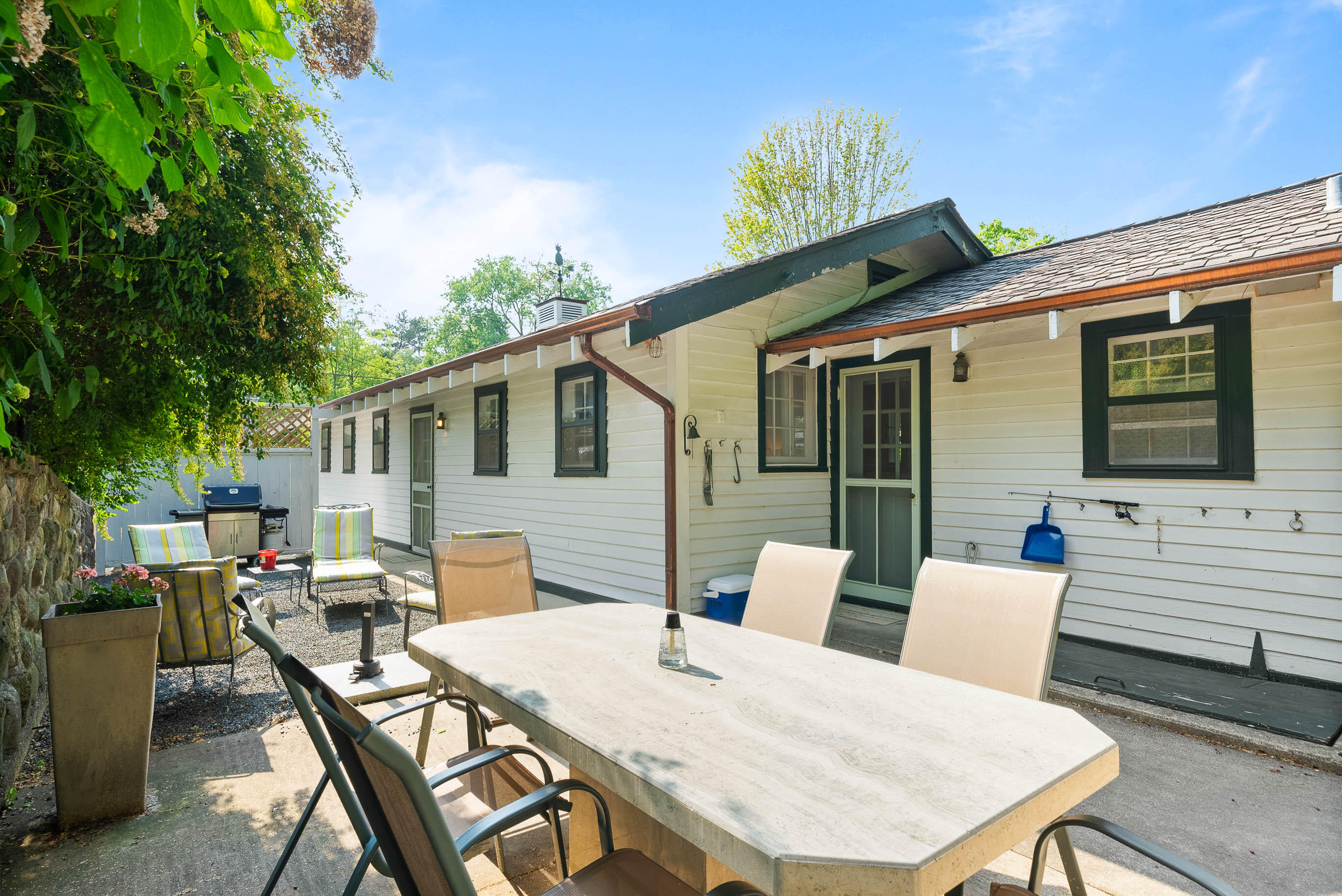 163 N Lakeshore Dr