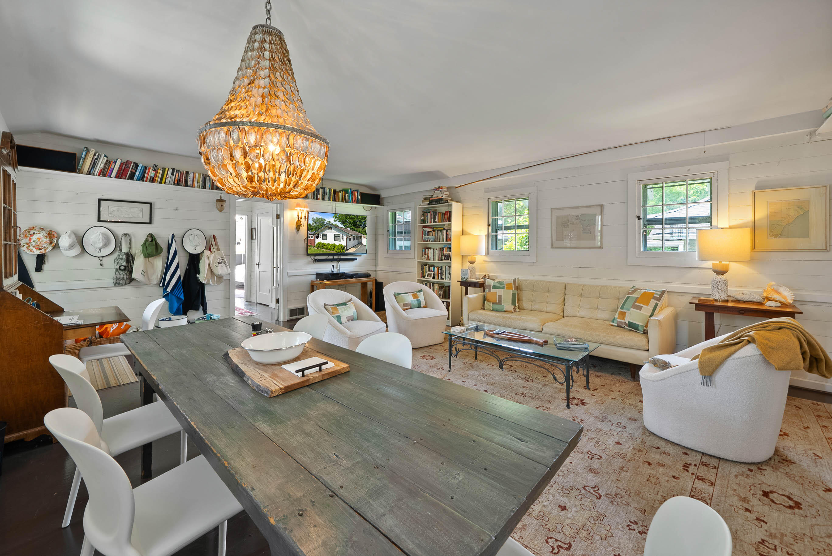 163 N Lakeshore Dr