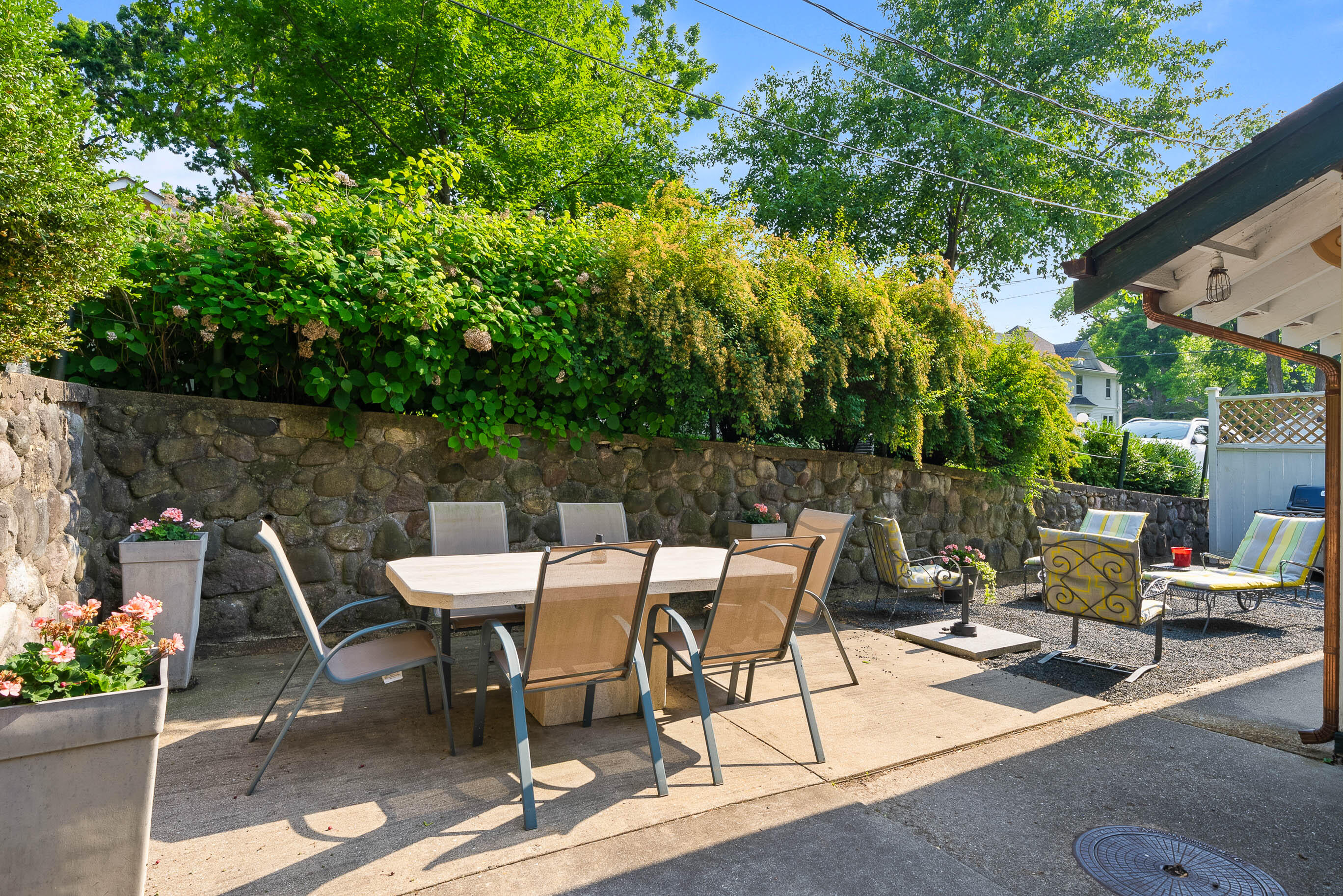 163 N Lakeshore Dr