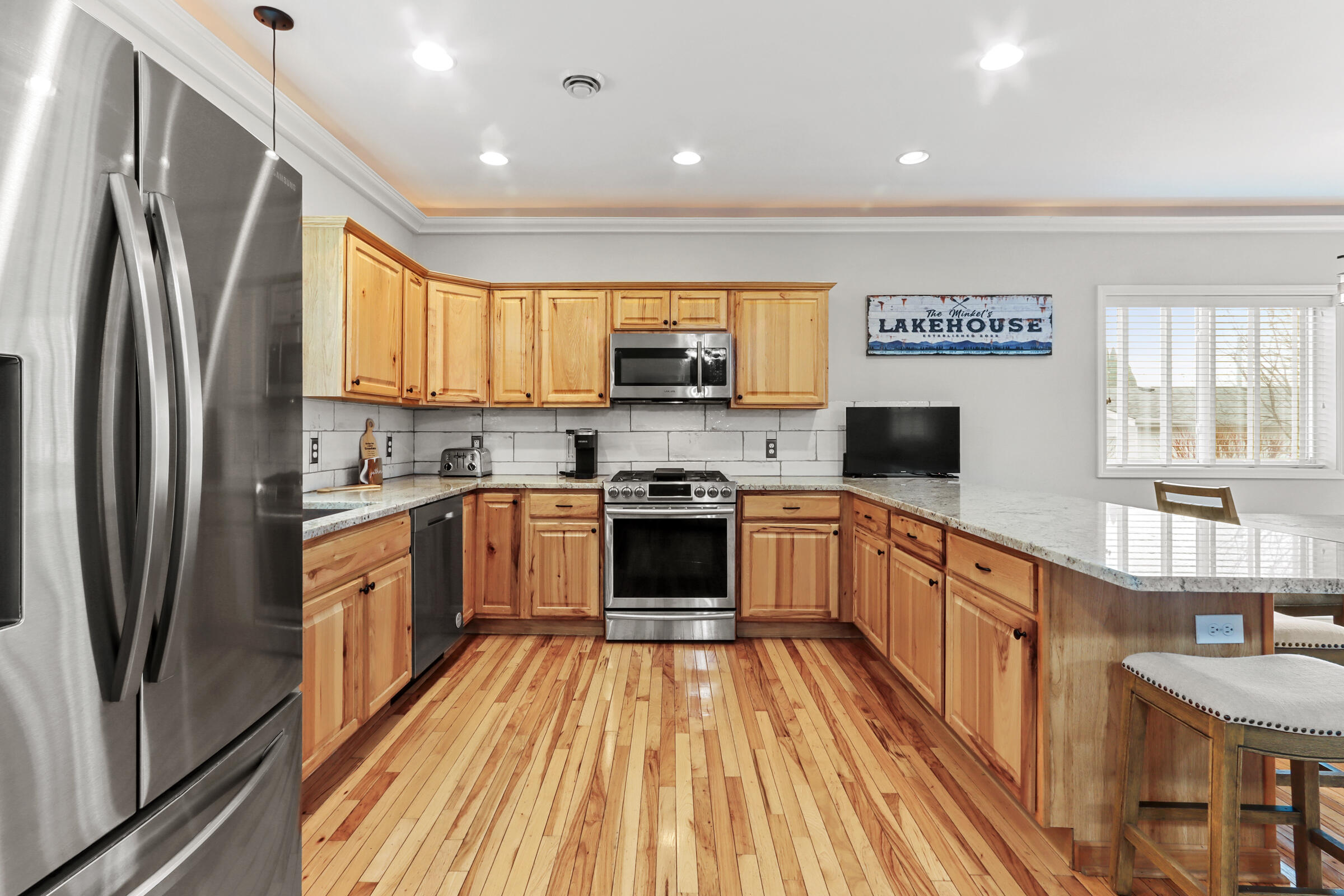 163 Fontana Ave