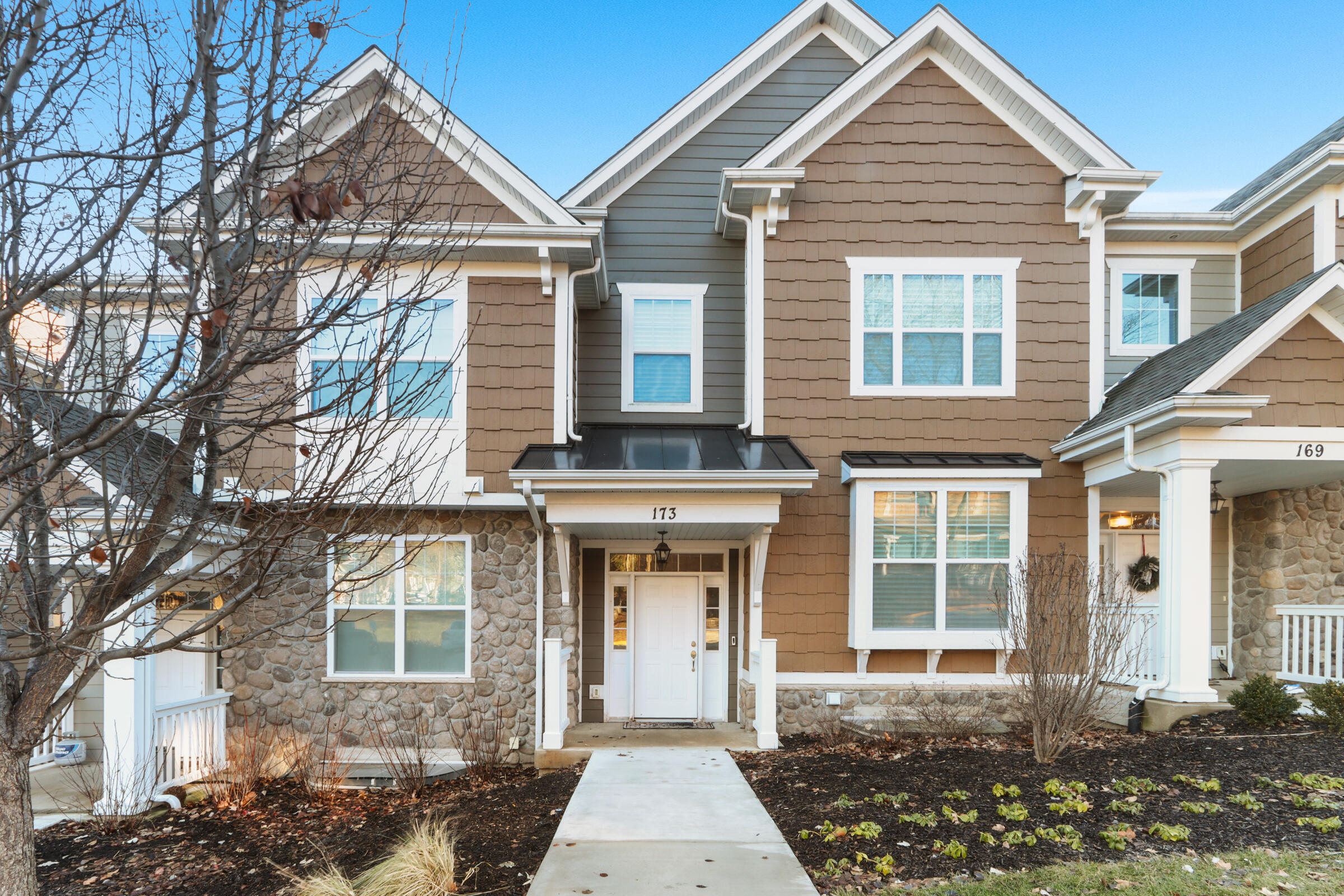 173 2nd Ave Unit: 12