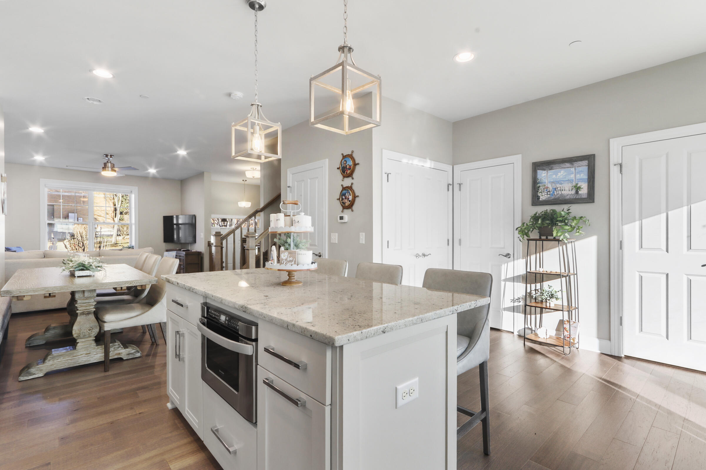 173 2nd Ave Unit: 12