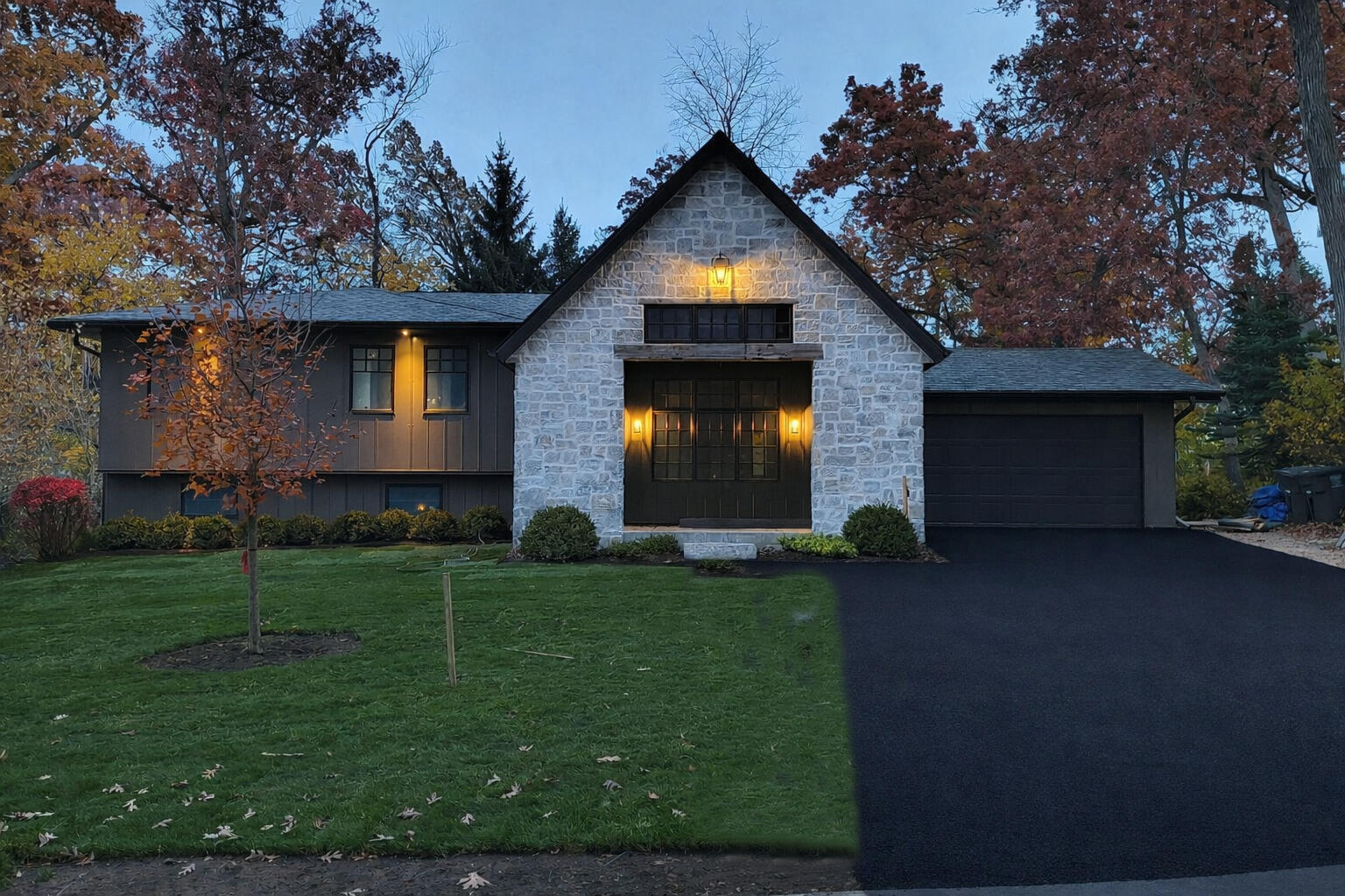 853 Sauganash Dr