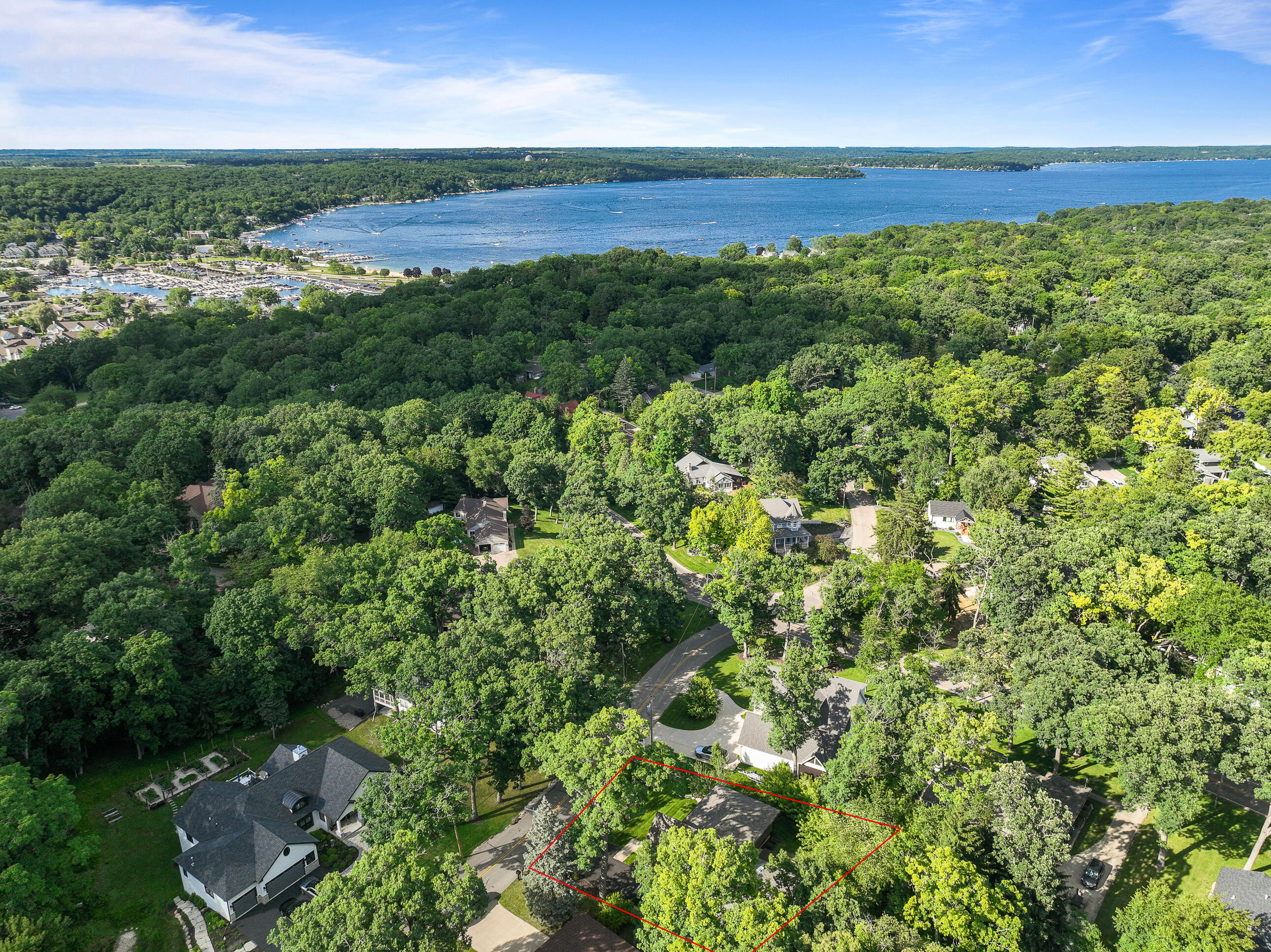 853 Sauganash Dr