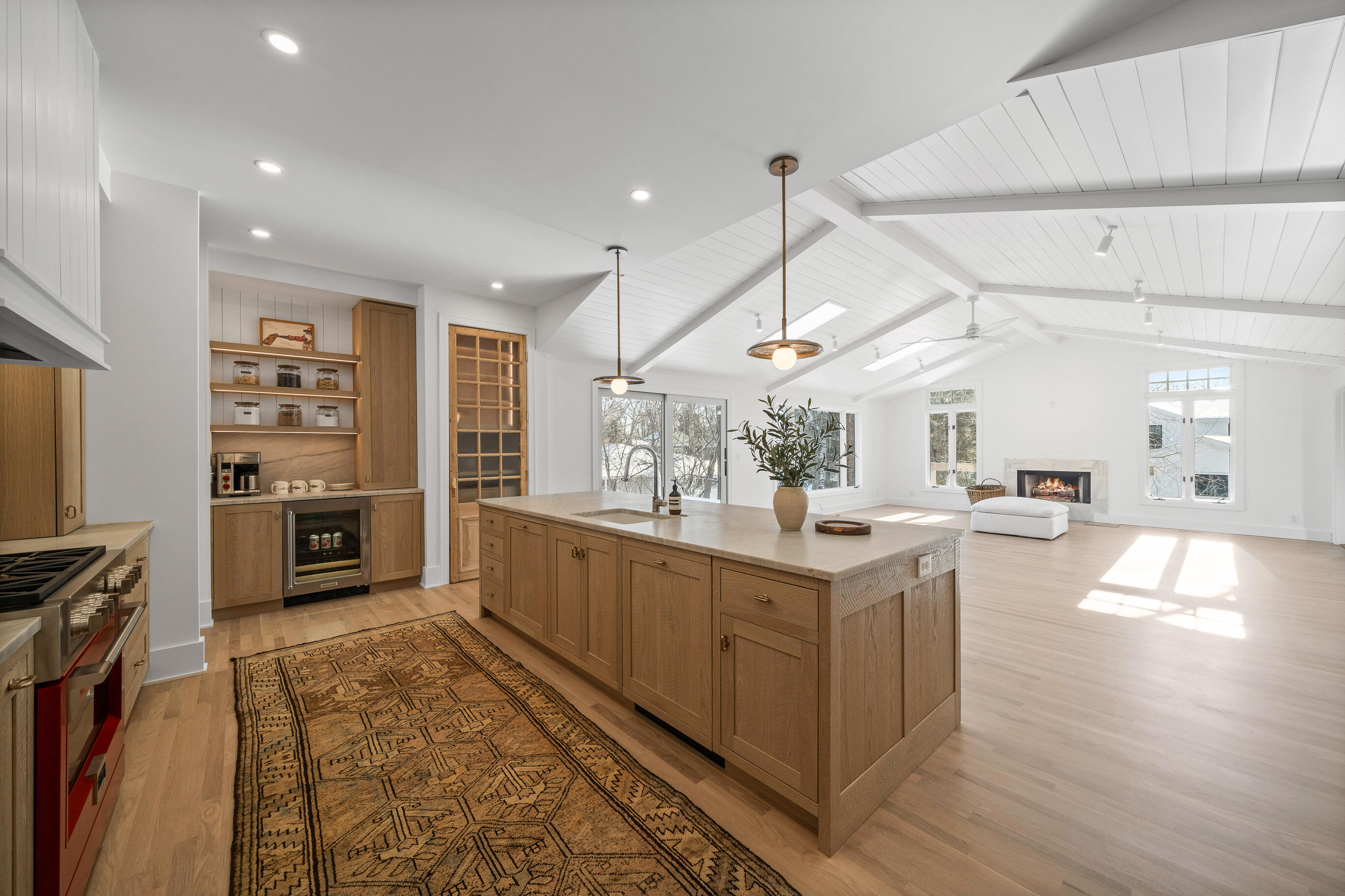 853 Sauganash Dr