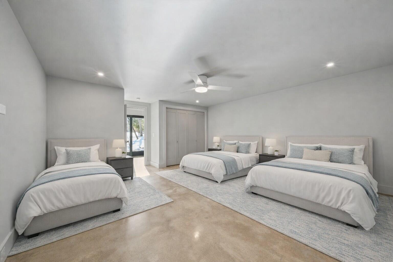 853 Sauganash Dr