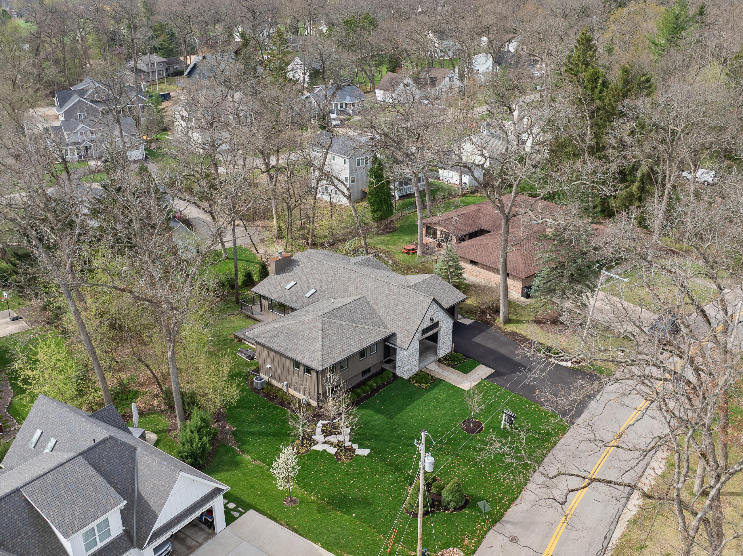 853 Sauganash Dr