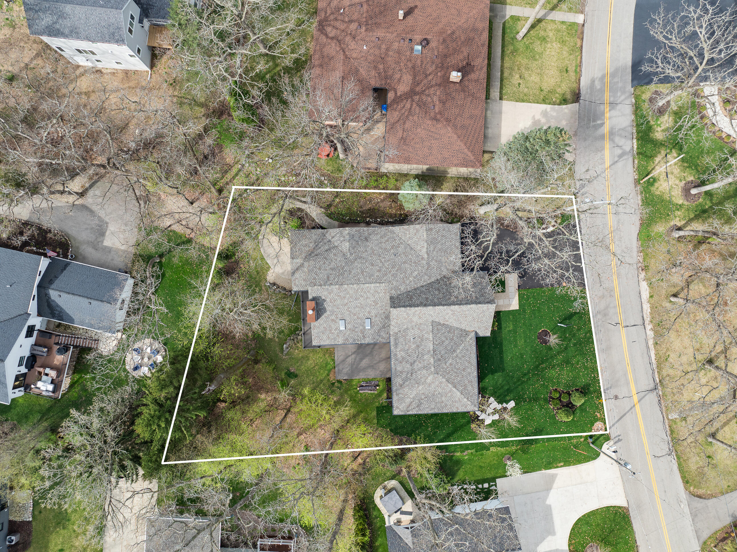 853 Sauganash Dr