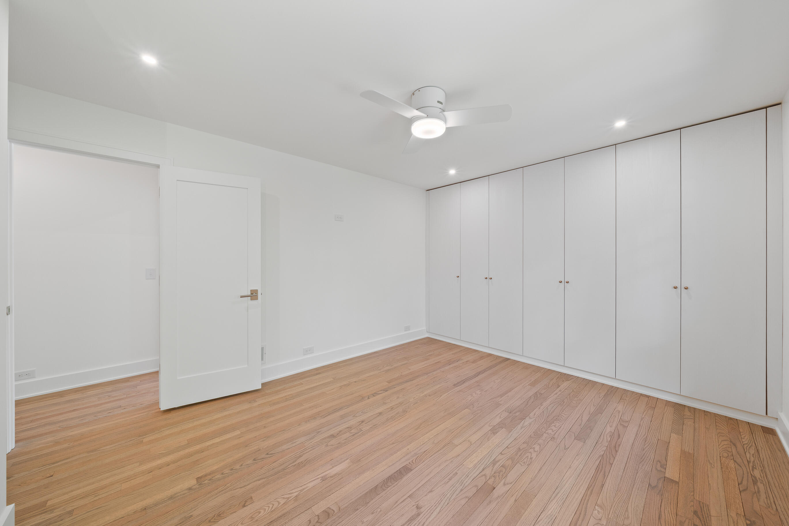 853 Sauganash Dr