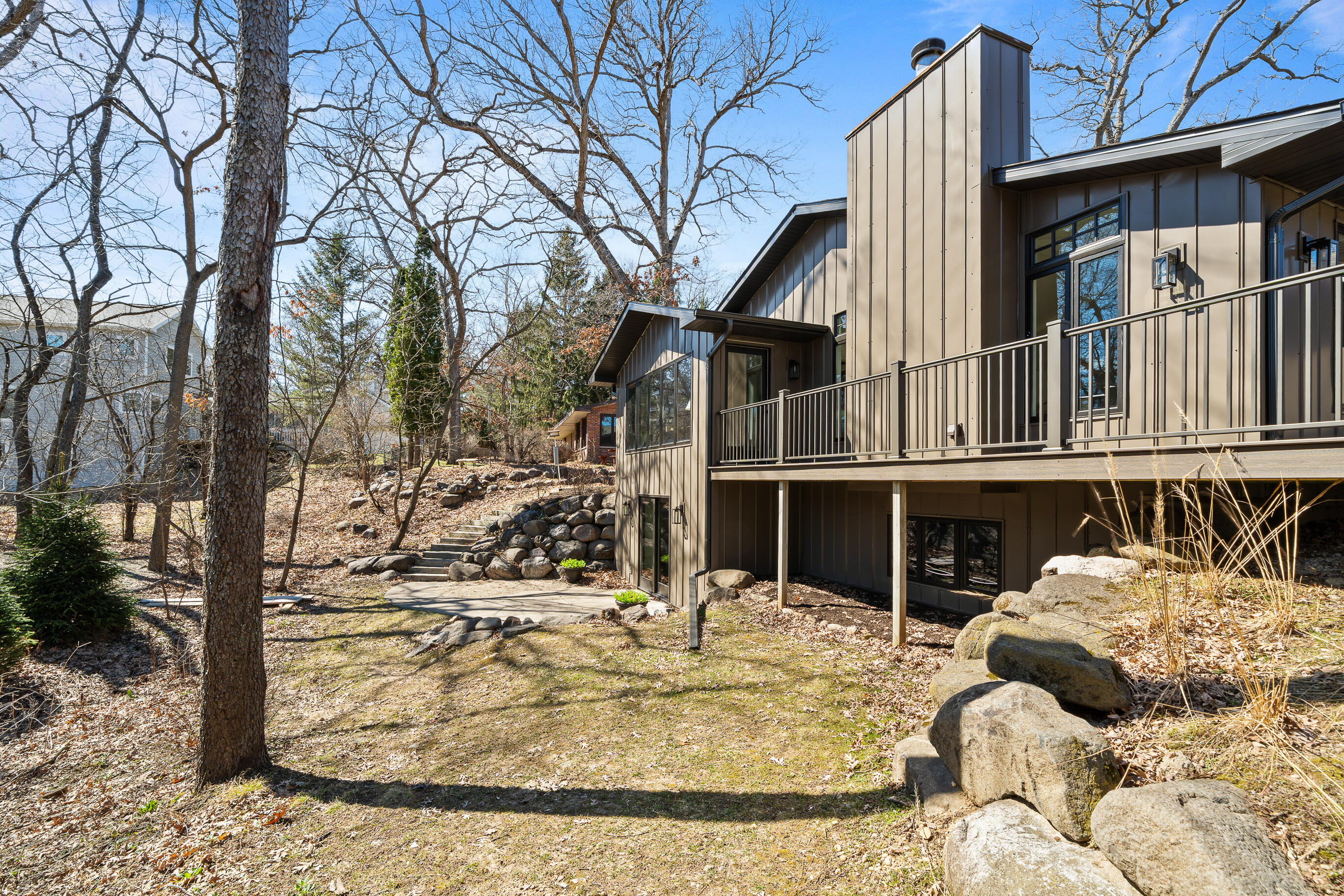 853 Sauganash Dr
