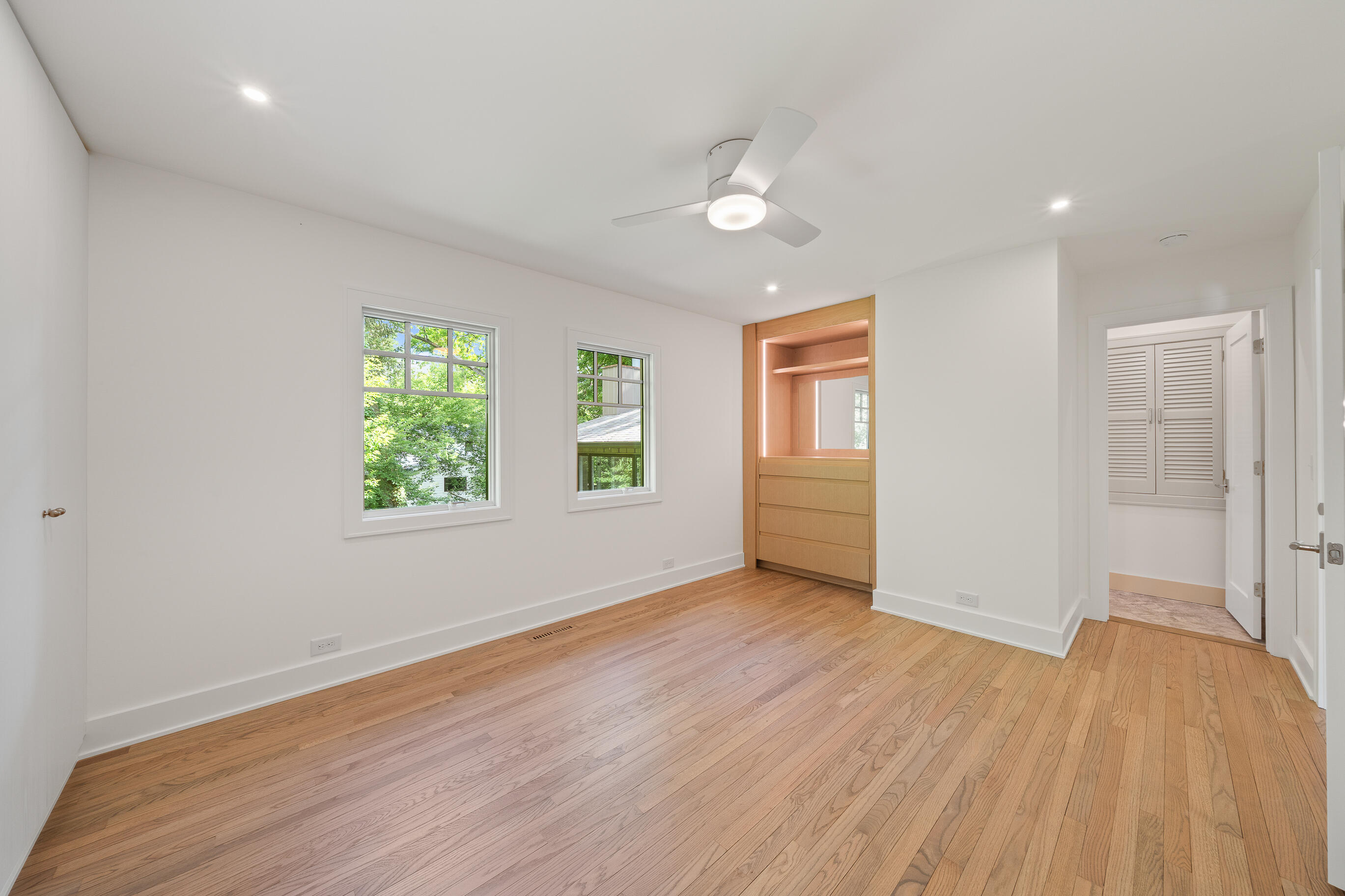 853 Sauganash Dr