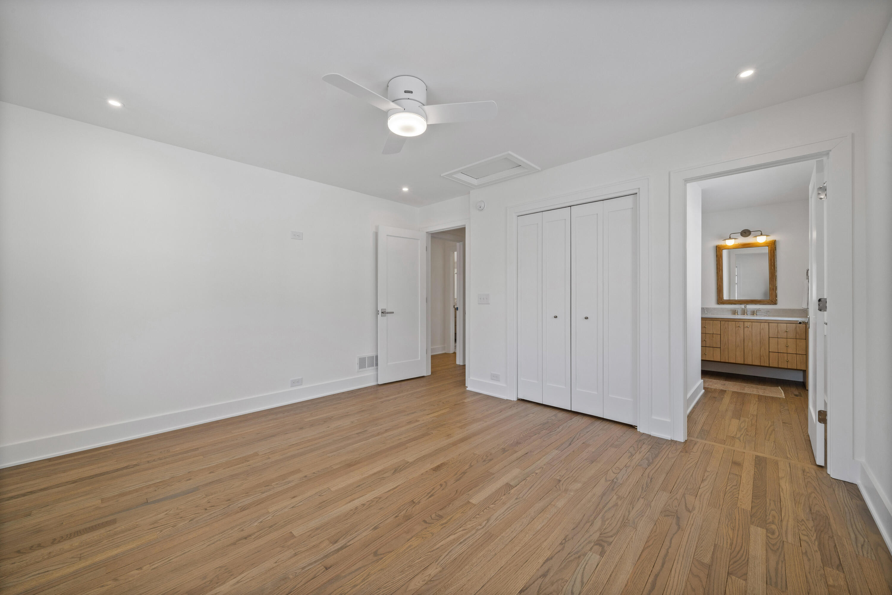 853 Sauganash Dr