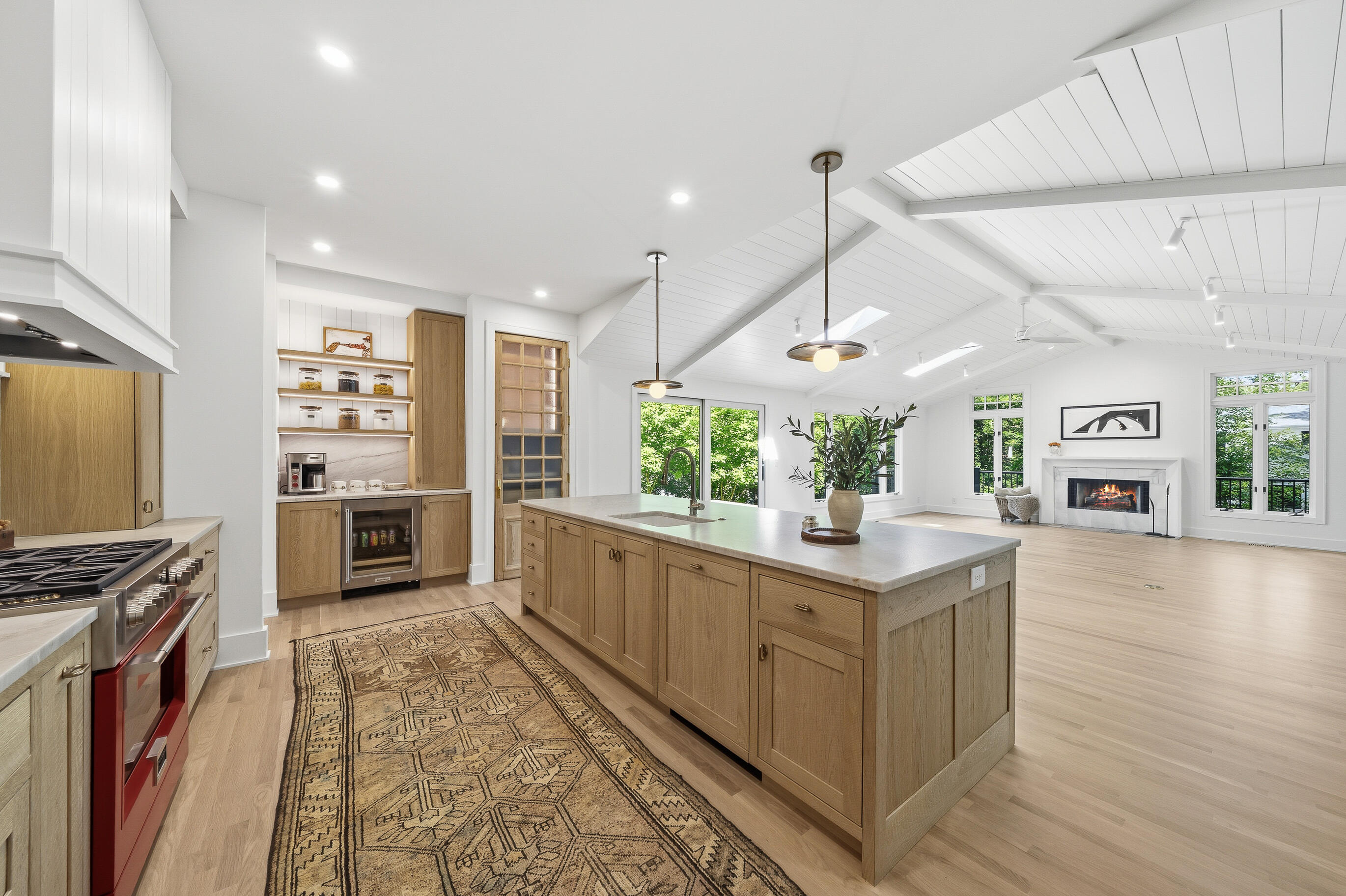 853 Sauganash Dr
