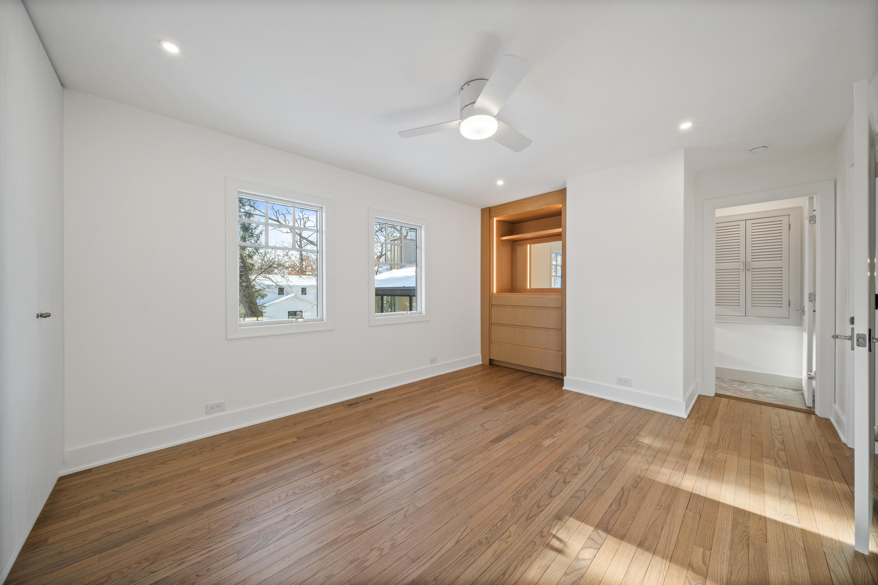 853 Sauganash Dr