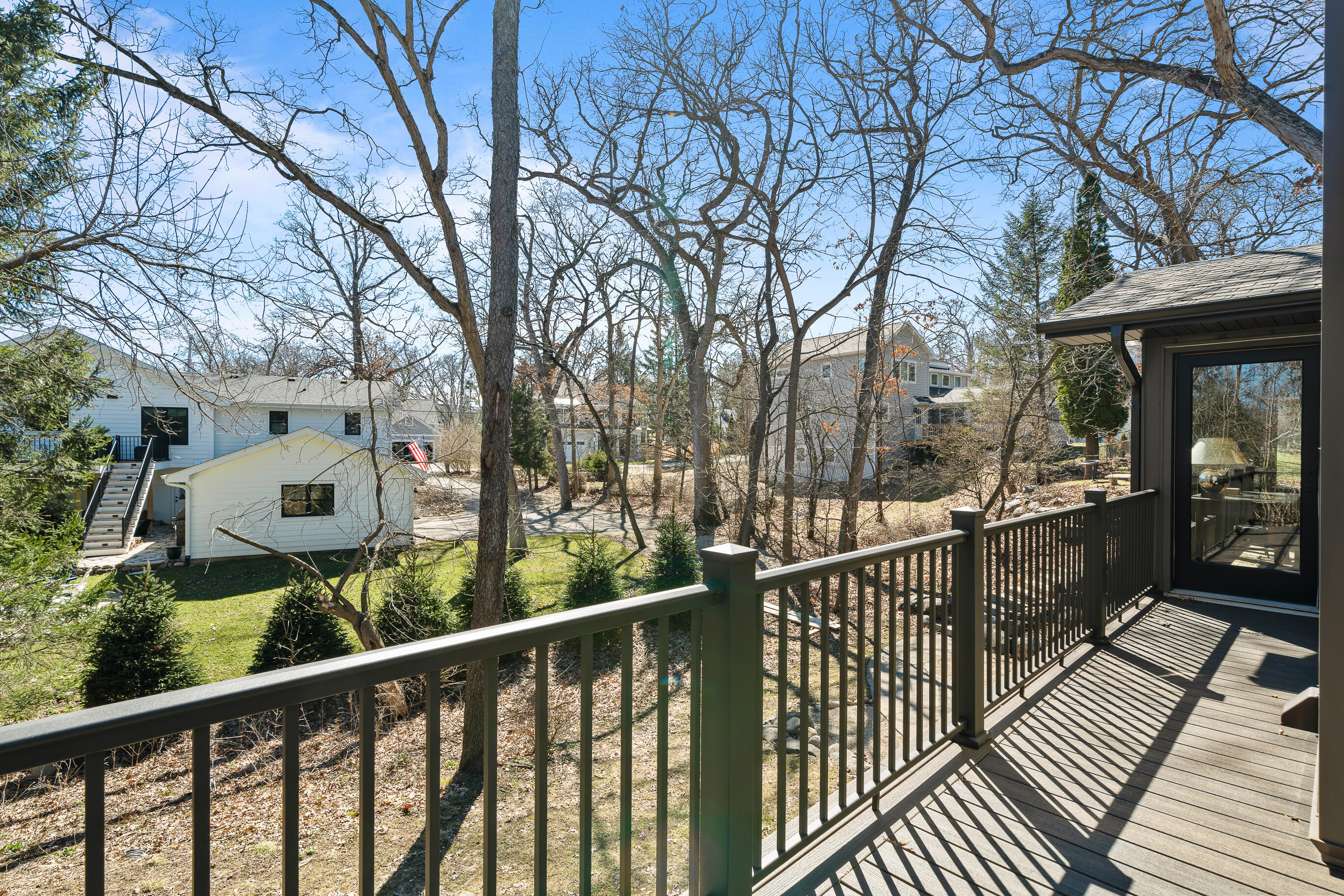 853 Sauganash Dr