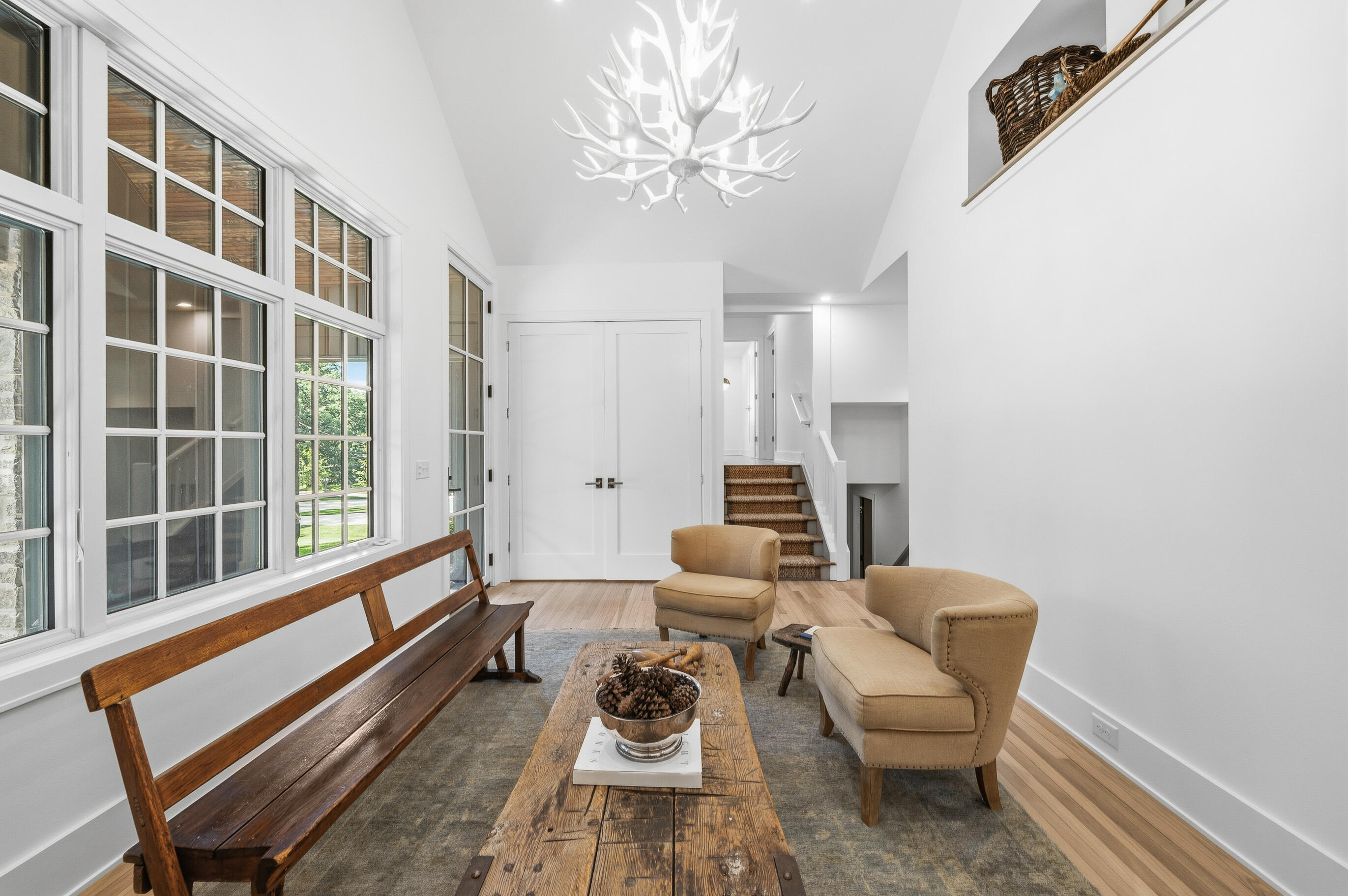 853 Sauganash Dr