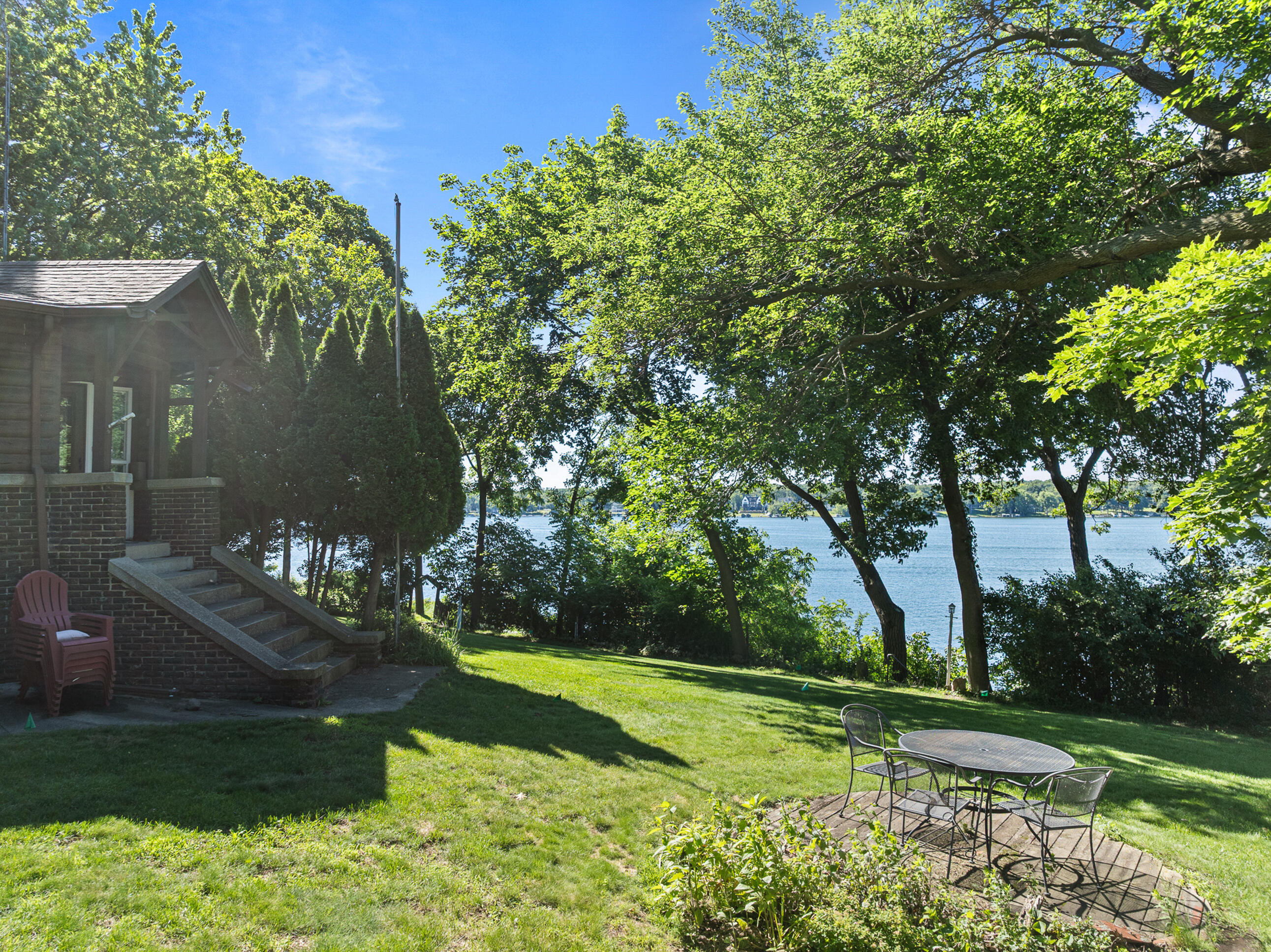 2304 North Shore Dr