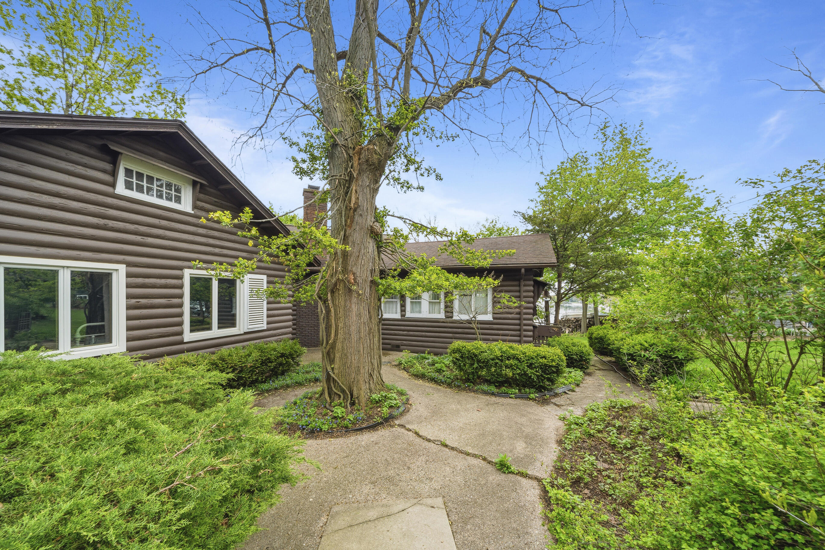 2304 North Shore Dr