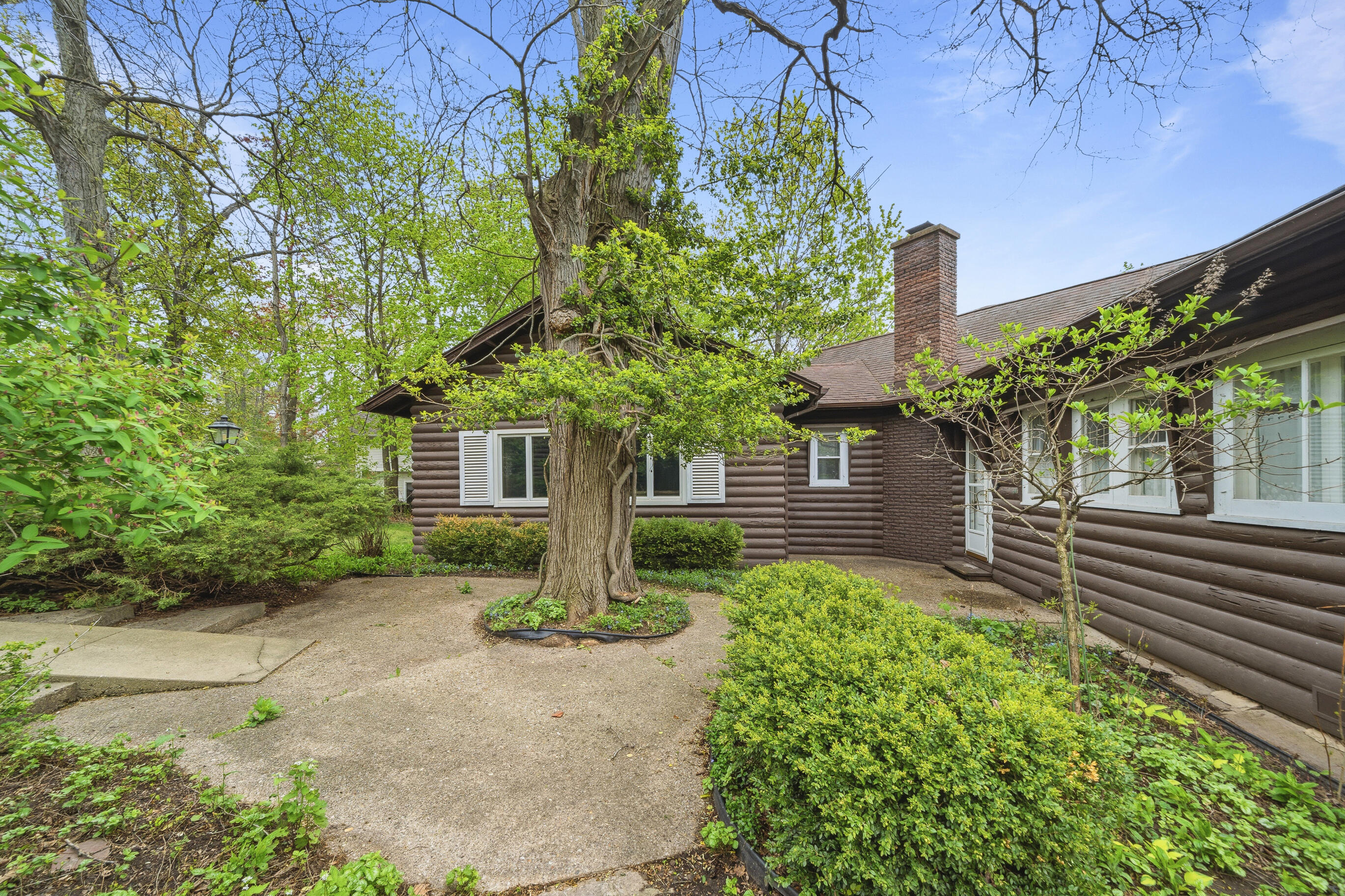 2304 North Shore Dr
