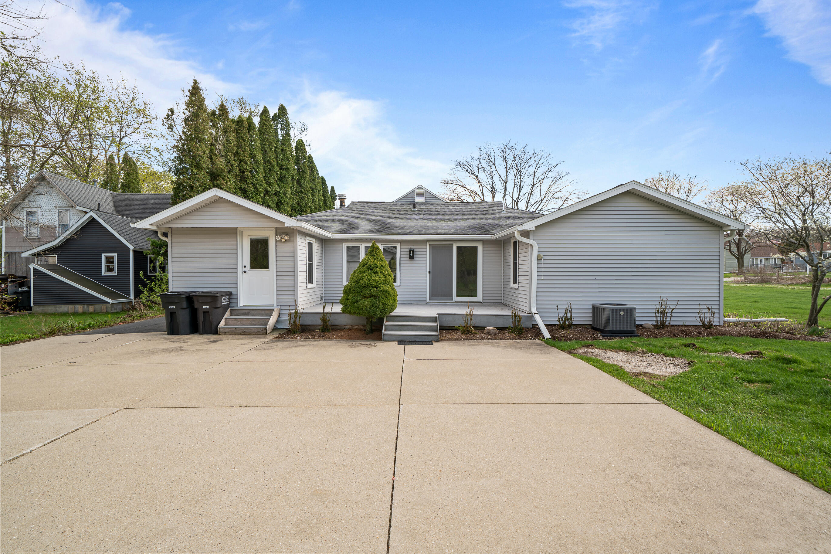 132 Fontana Ave
