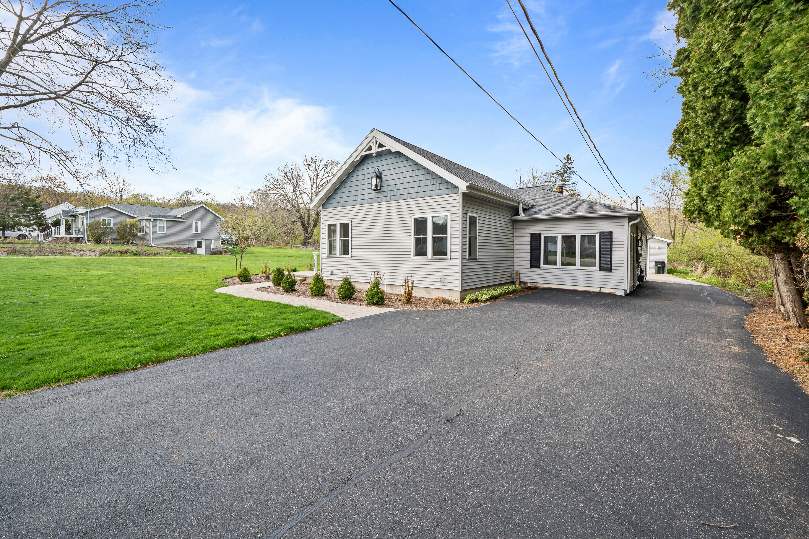 132 Fontana Ave